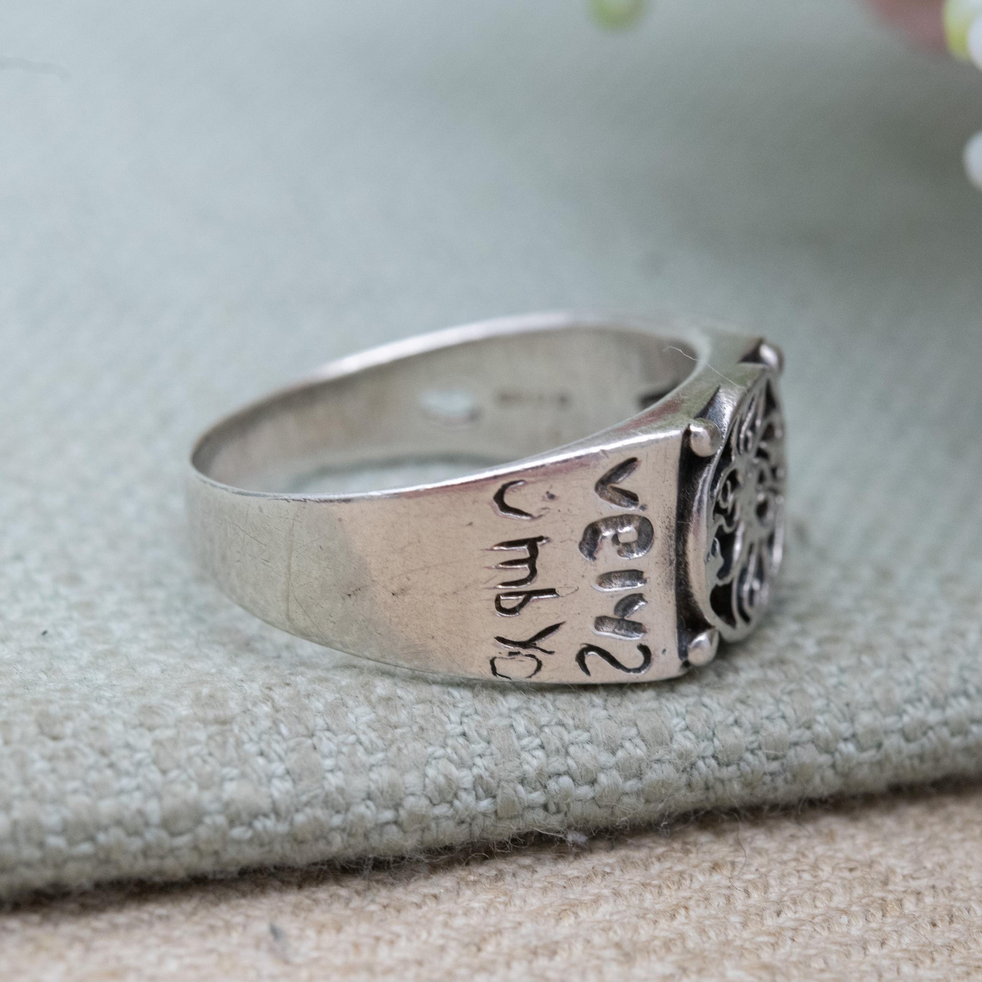 Vintage Sterling Silver Time Flies Sundial Signet Ring 1996 - Latin Engraving Roman Numerals | UK Size - T 1/2 | US Size - 9 3/4