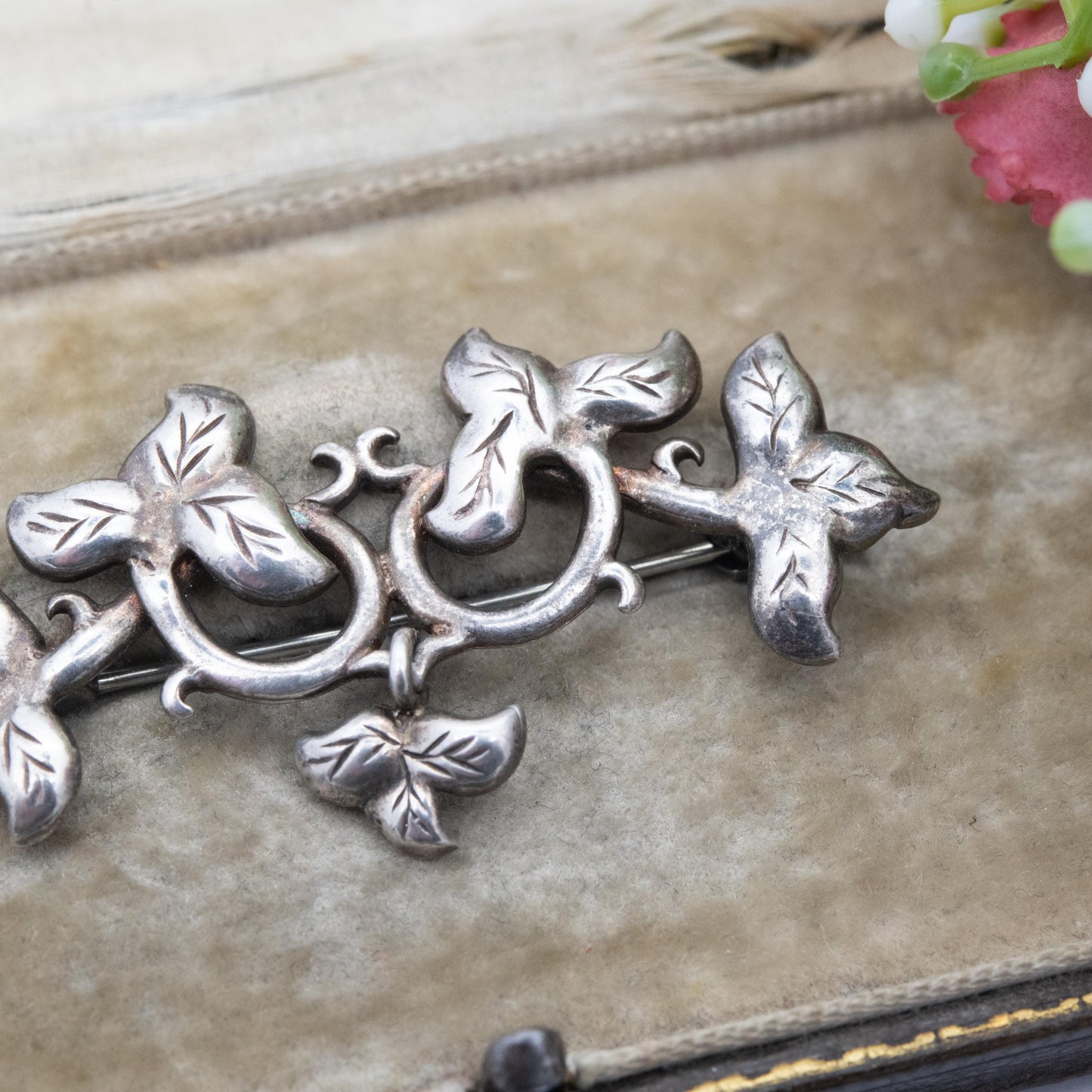 Vintage Sterling Silver Floral Ivy Leaf Brooch - Leaf Drop Pin | Pretty Gift for Her