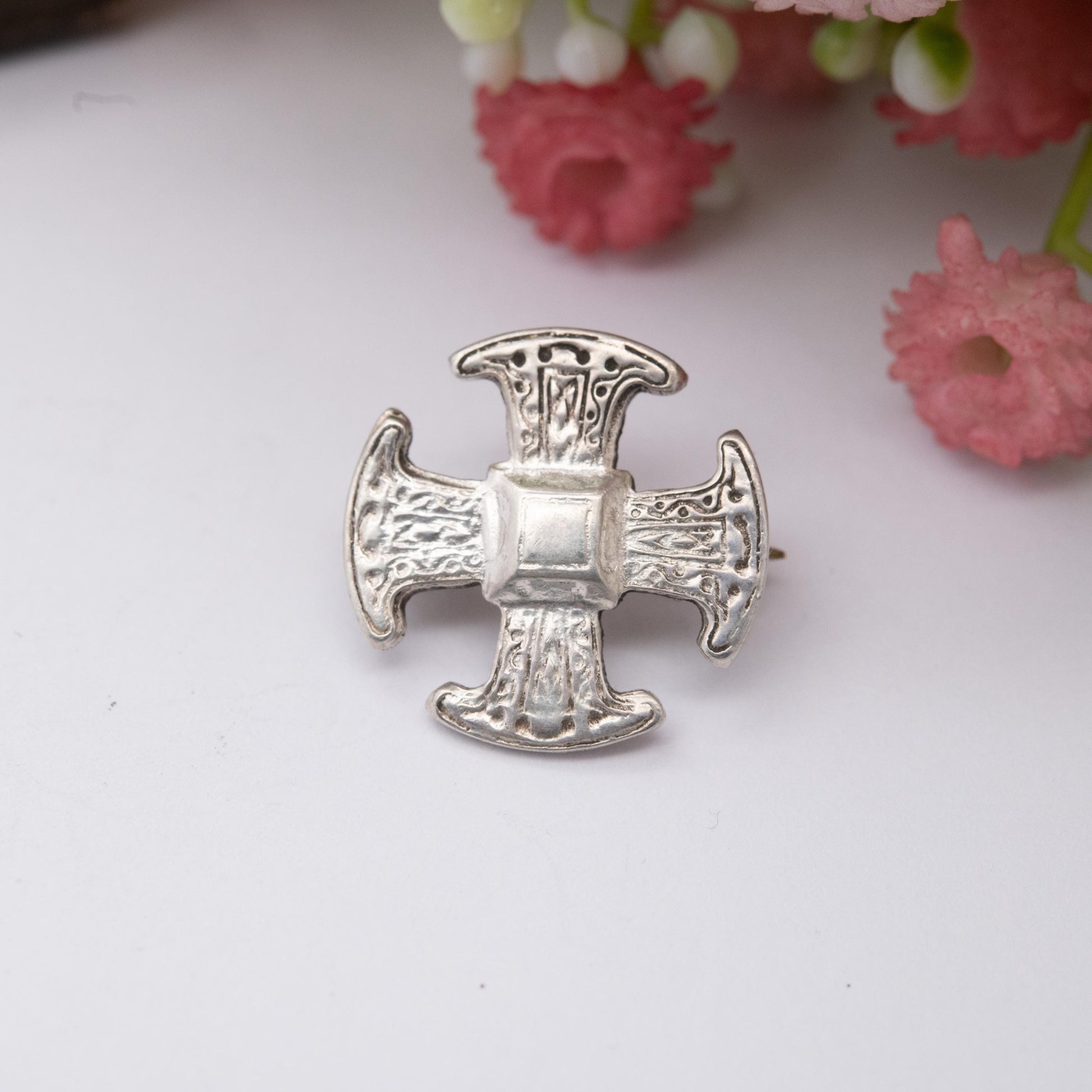 Vintage Sterling Silver Celtic Rounded Cross Brooch - Scottish Celtic Cross Jewellery | Unisex Gift