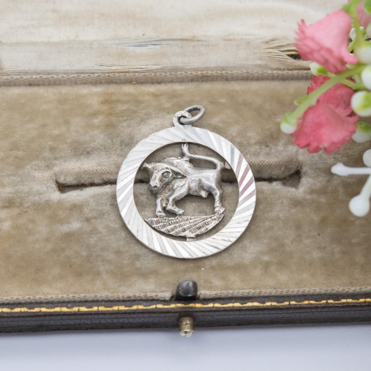 Vintage Sterling Silver Taurus Bull Charm Pendant - Astrological Zodiac Star Sign Symbol | April May Birthday Gift
