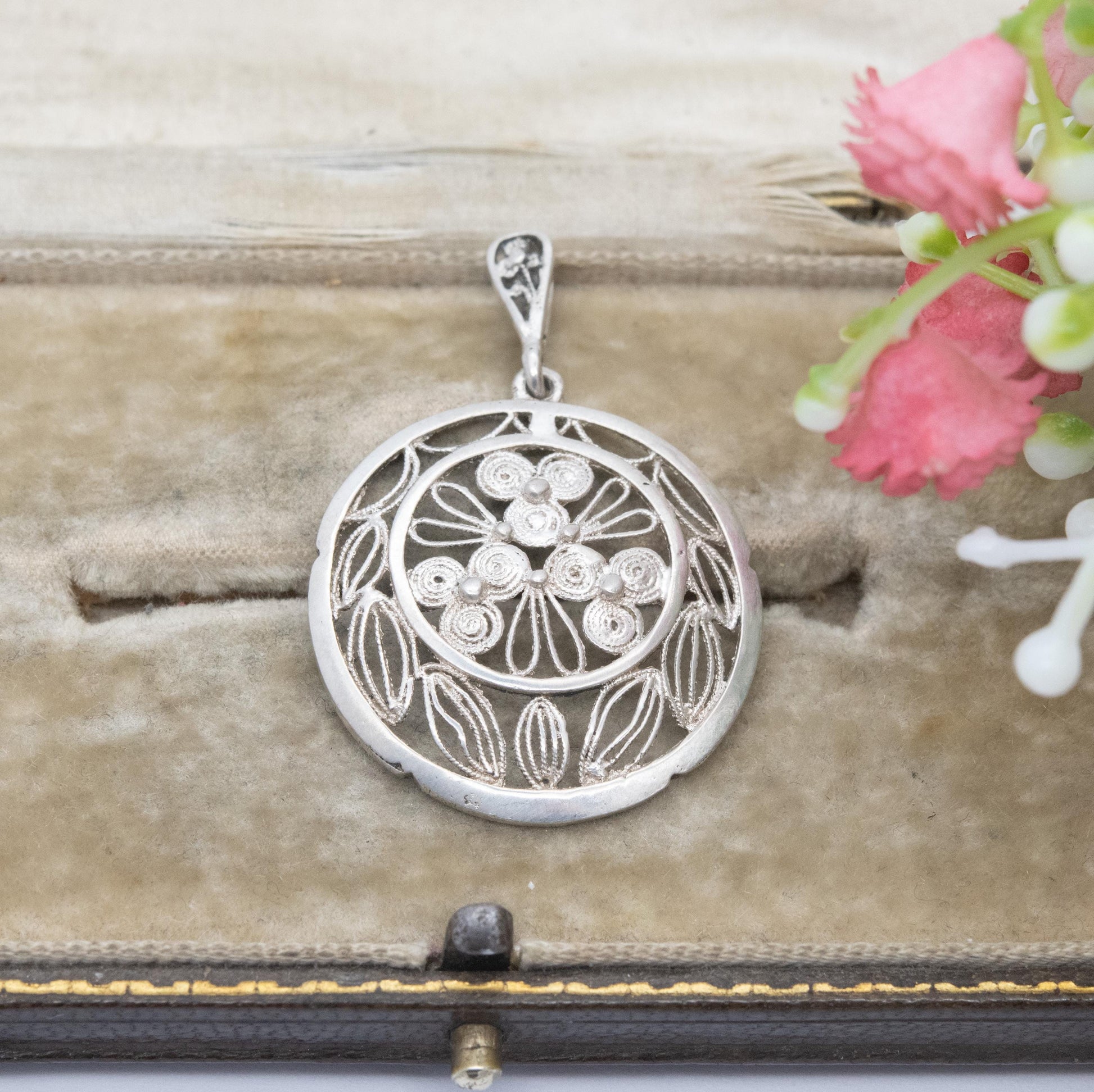Vintage Sterling Silver Filigree Pendant Necklace - Ornate Openwork Filigree Design | Gift for Pendant Necklace