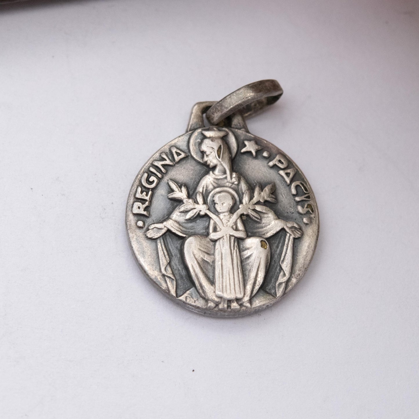 Vintage Noah's Arc Regina Pacis Our Lady of Peace Pendant Charm - Religious Jewellery Catholic Medal