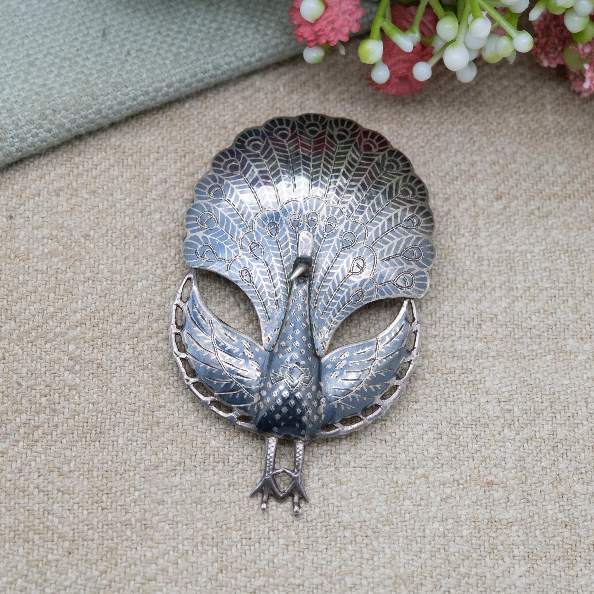 Vintage Sterling Silver Siam Hinged Peacock Brooch with Black Niello Feathers