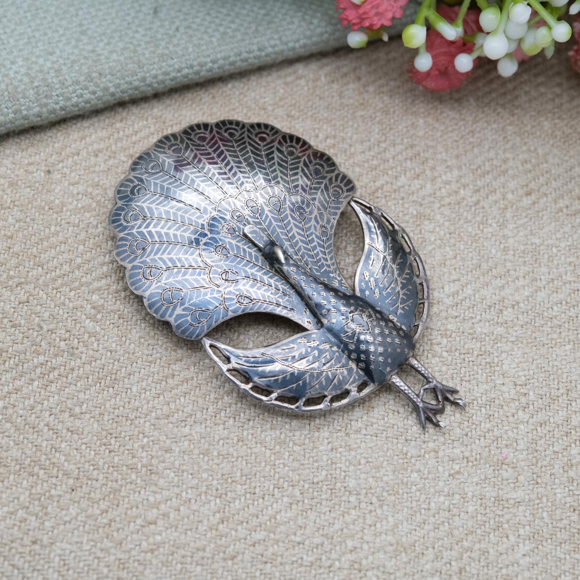 Vintage Sterling Silver Siam Hinged Peacock Brooch with Black Niello Feathers