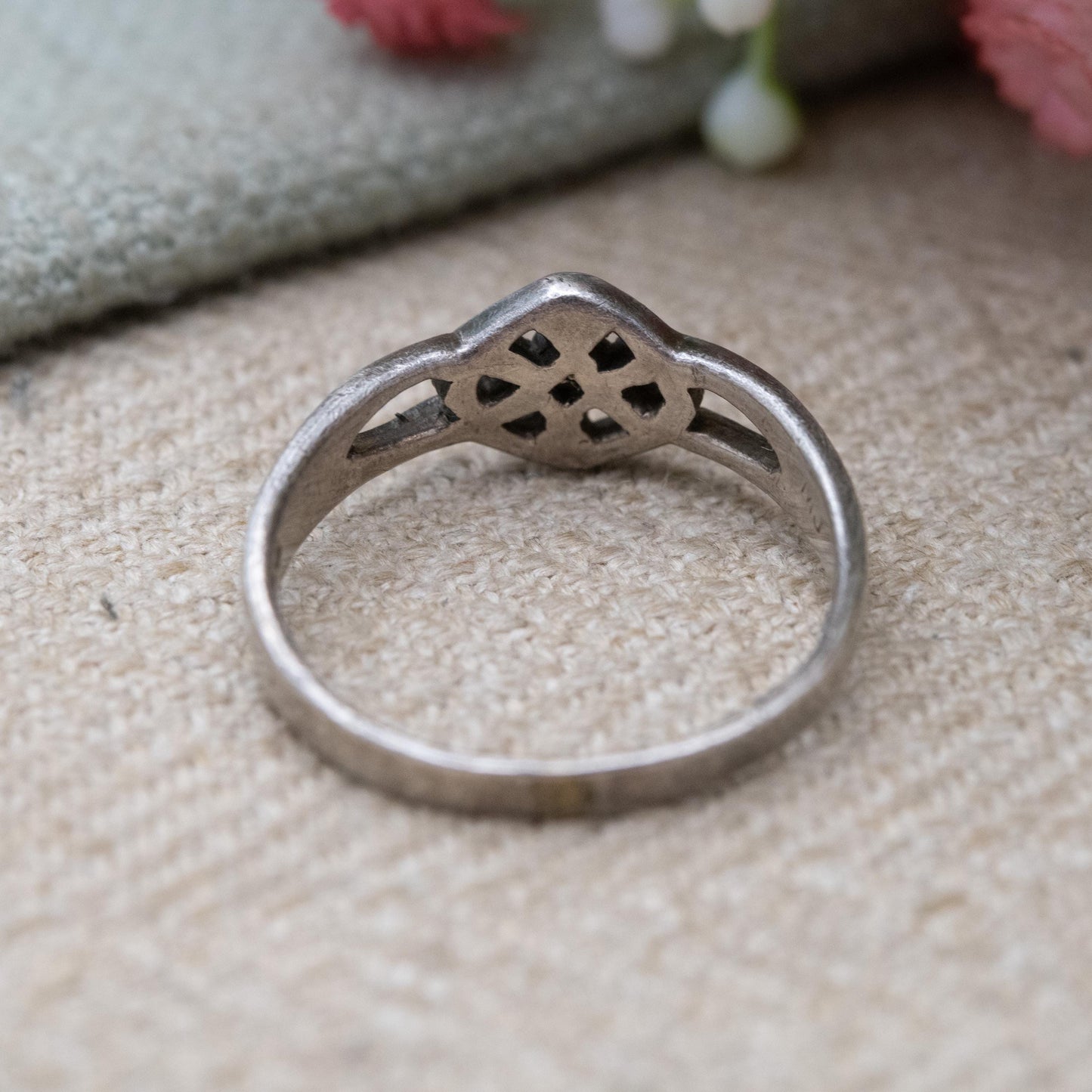 Vintage Sterling Silver Celtic Knot Ring - Understated Everyday Silver Jewellery | Unisex Twisted Design | UK Size - P | US Size - 7 3/4