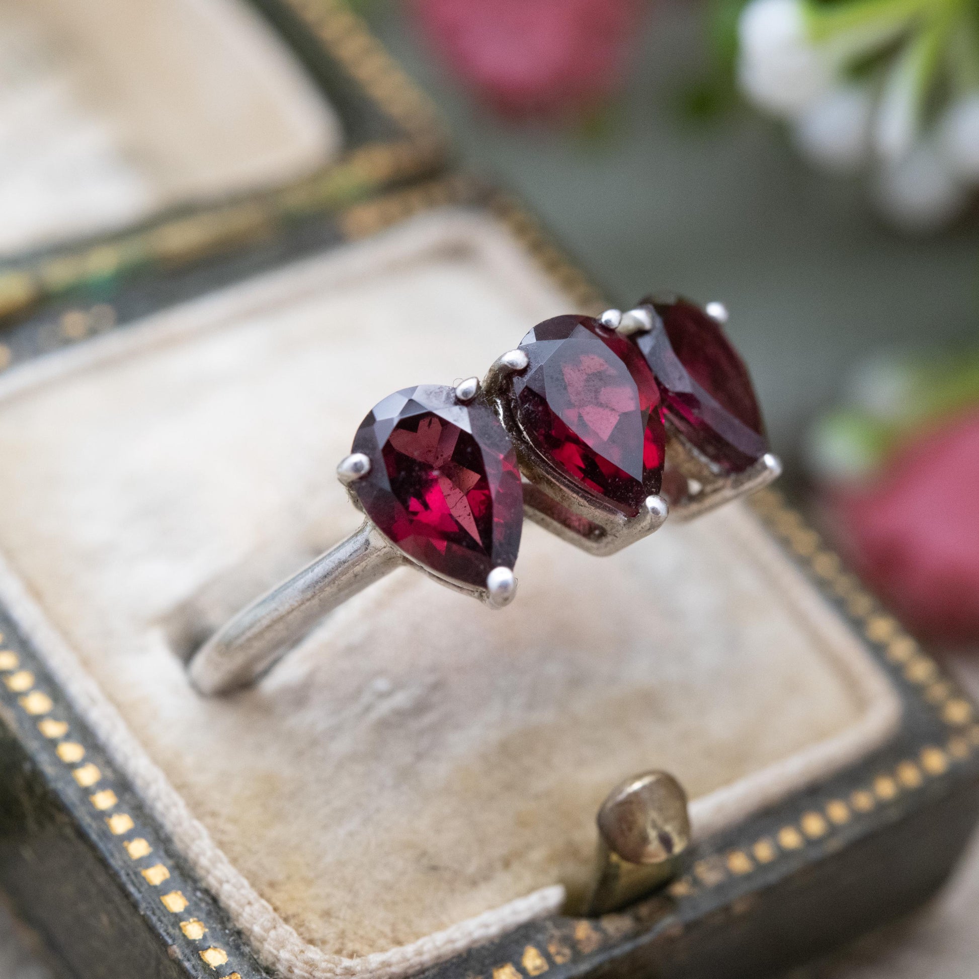 TGGC Sterling Silver Garnet Three Stone Ring - Pear Cut Mid-Century Statement Red Gemstone Cocktail Ring | UK Size - L 1/2 | US Size - 6