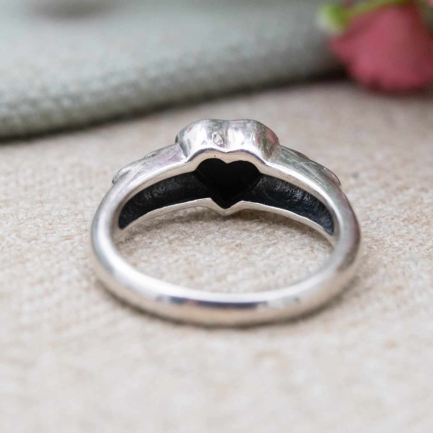 Vintage Sterling Silver Onyx Love Heart Ring with Marcasite Shoulders - Romantic Gift for Her | UK Size - L | US Size - 5 3/4