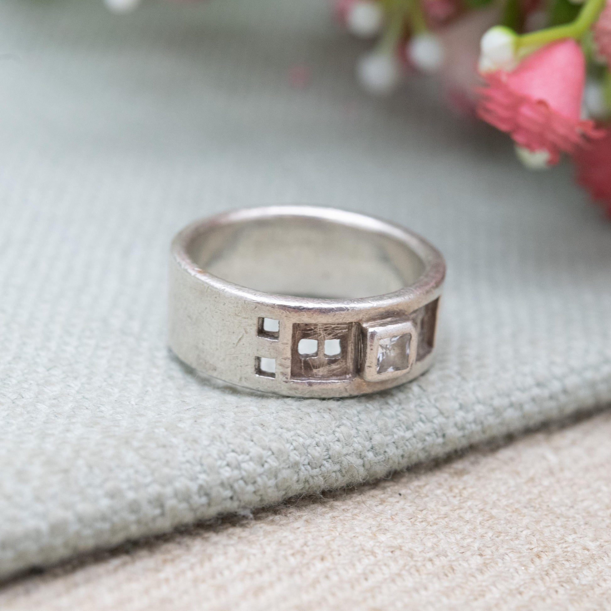 Vintage Sterling Silver and CZ Chunky Scottish Ring - Celtic Solitaire Gemstone | UK Size - P | US Size - 7 1/2