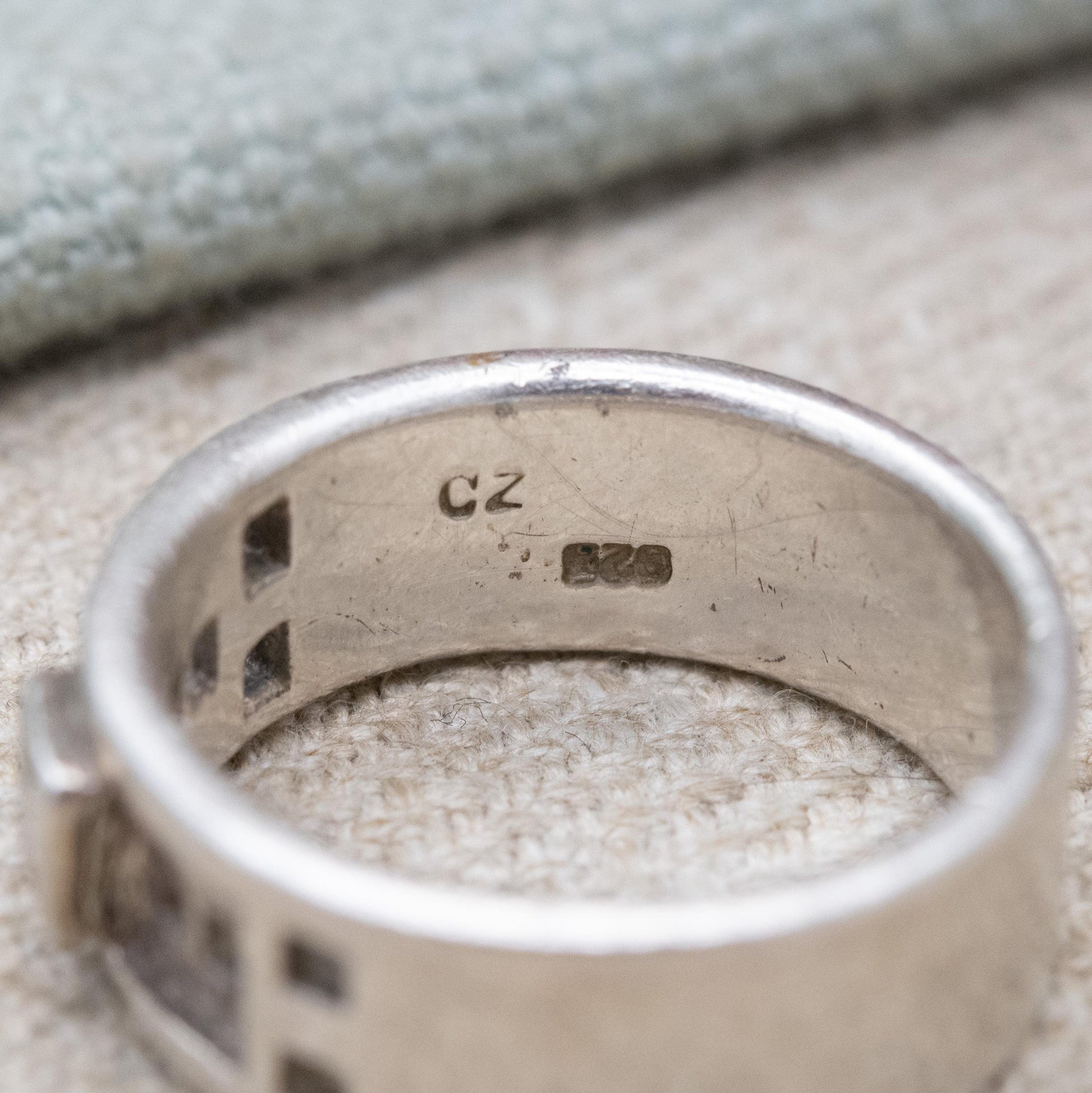 Vintage Sterling Silver and CZ Chunky Scottish Ring - Celtic Solitaire Gemstone | UK Size - P | US Size - 7 1/2