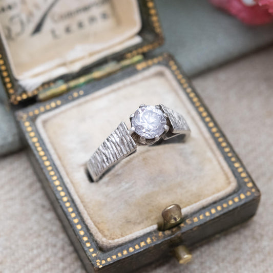 Sterling Silver Clear Stone Solitaire Ring - Circular White Stone and Bark Detailing | UK Size - L | US Size - 5 3/4