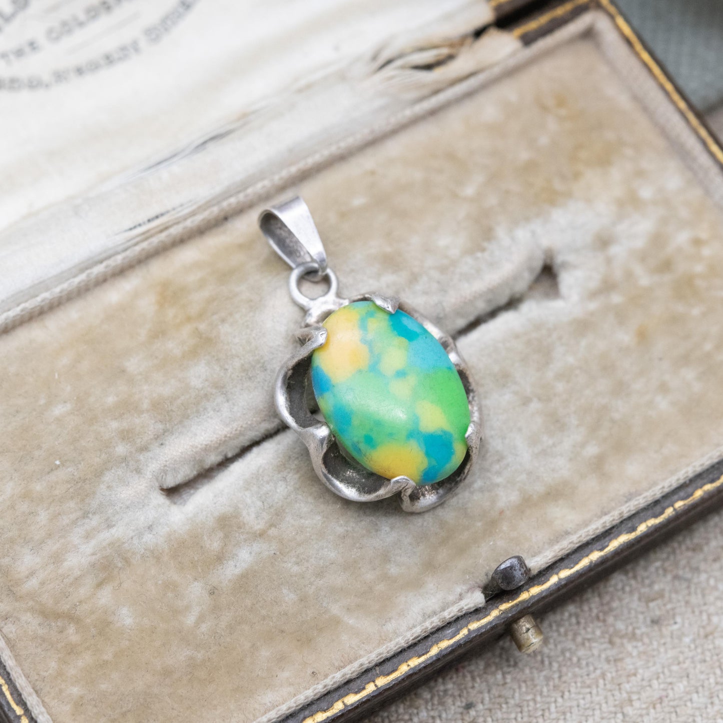 Mexican Silver Green Cabochon Pendant - Openwork Mount | Gift for Necklace