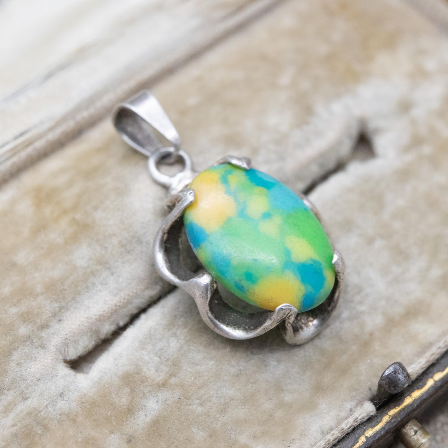 Mexican Silver Green Cabochon Pendant - Openwork Mount | Gift for Necklace