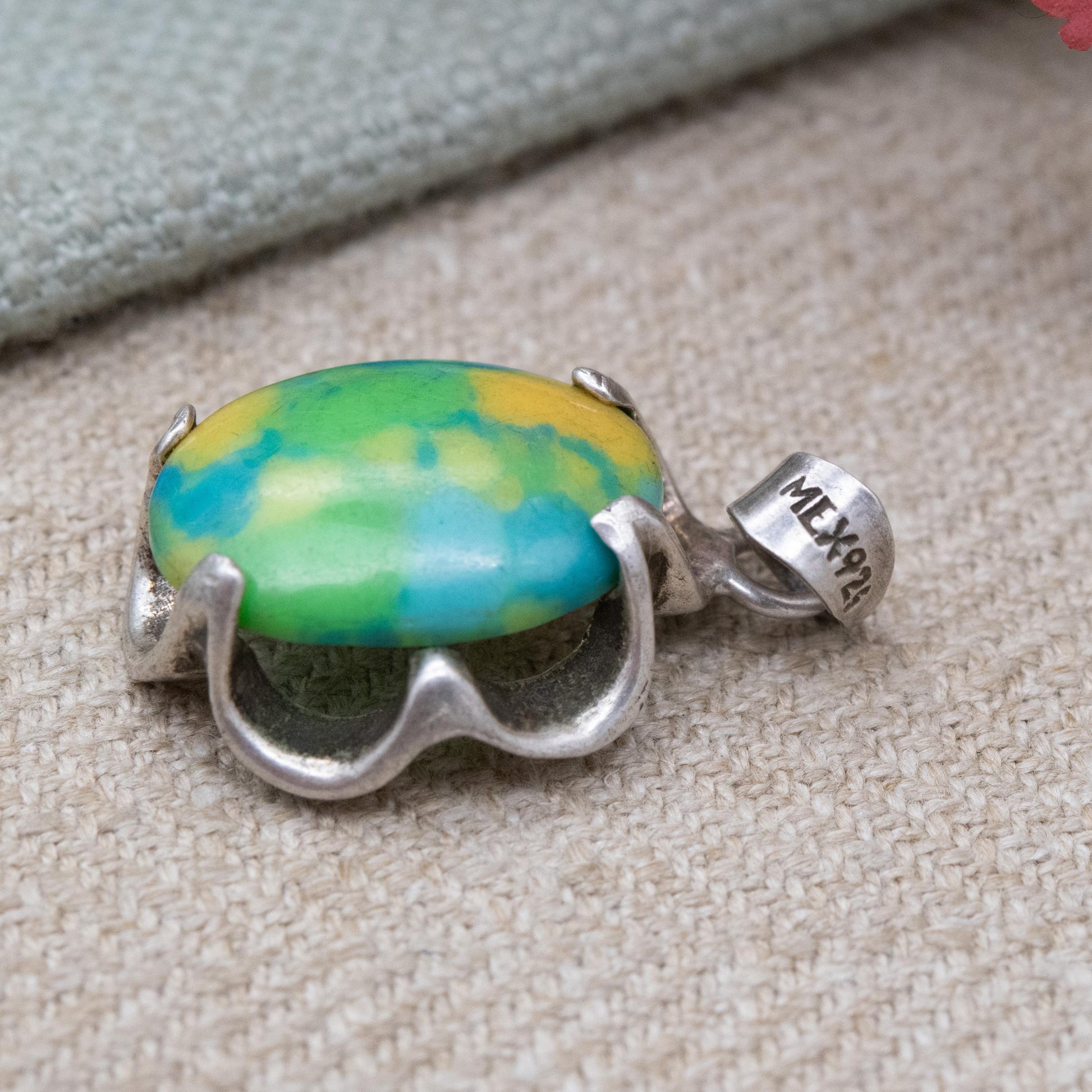 Mexican Silver Green Cabochon Pendant - Openwork Mount | Gift for Necklace