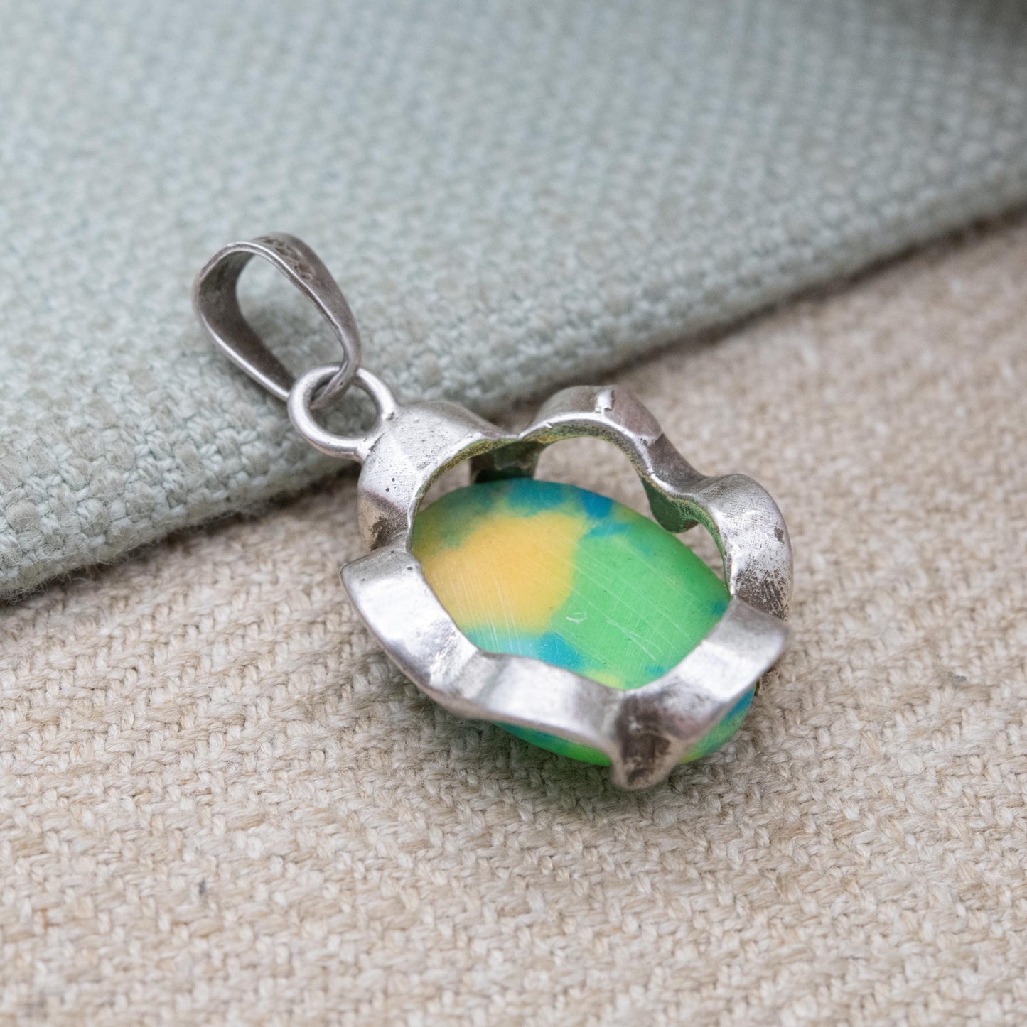 Mexican Silver Green Cabochon Pendant - Openwork Mount | Gift for Necklace