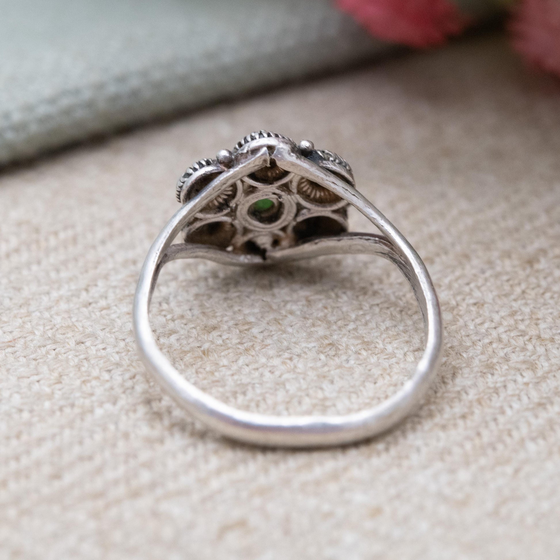 Vintage Silver Cannetille and Green Stone Cluster Ring - Mid-Century Textured Scandi Jewellery | UK Size - O 1/2 | US Size - 7 1/2