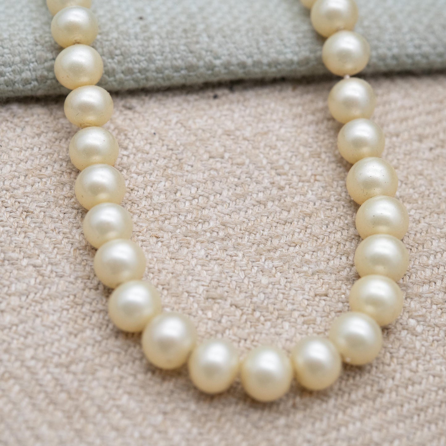 Vintage 18ct Gold Clasp Faux Pearl Necklace - Graduated Round Beads | 21"