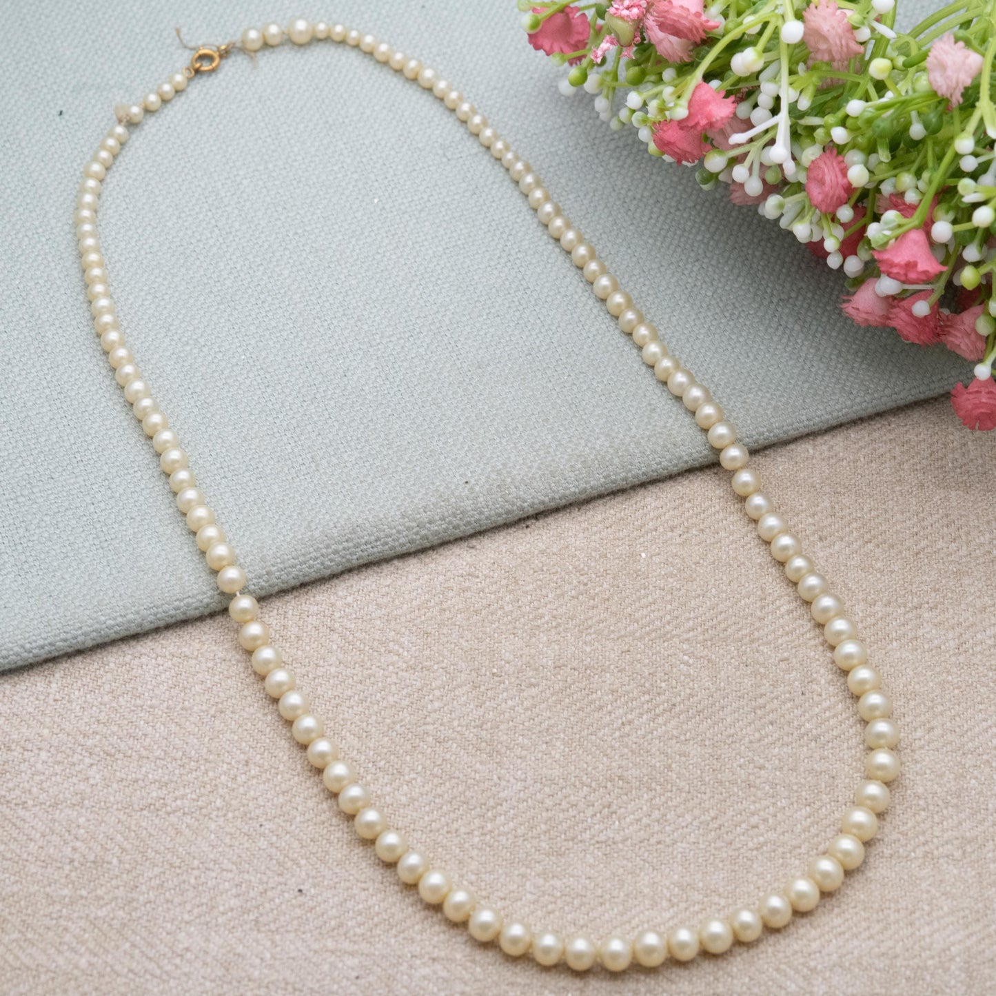 Vintage 18ct Gold Clasp Faux Pearl Necklace - Graduated Round Beads | 21"