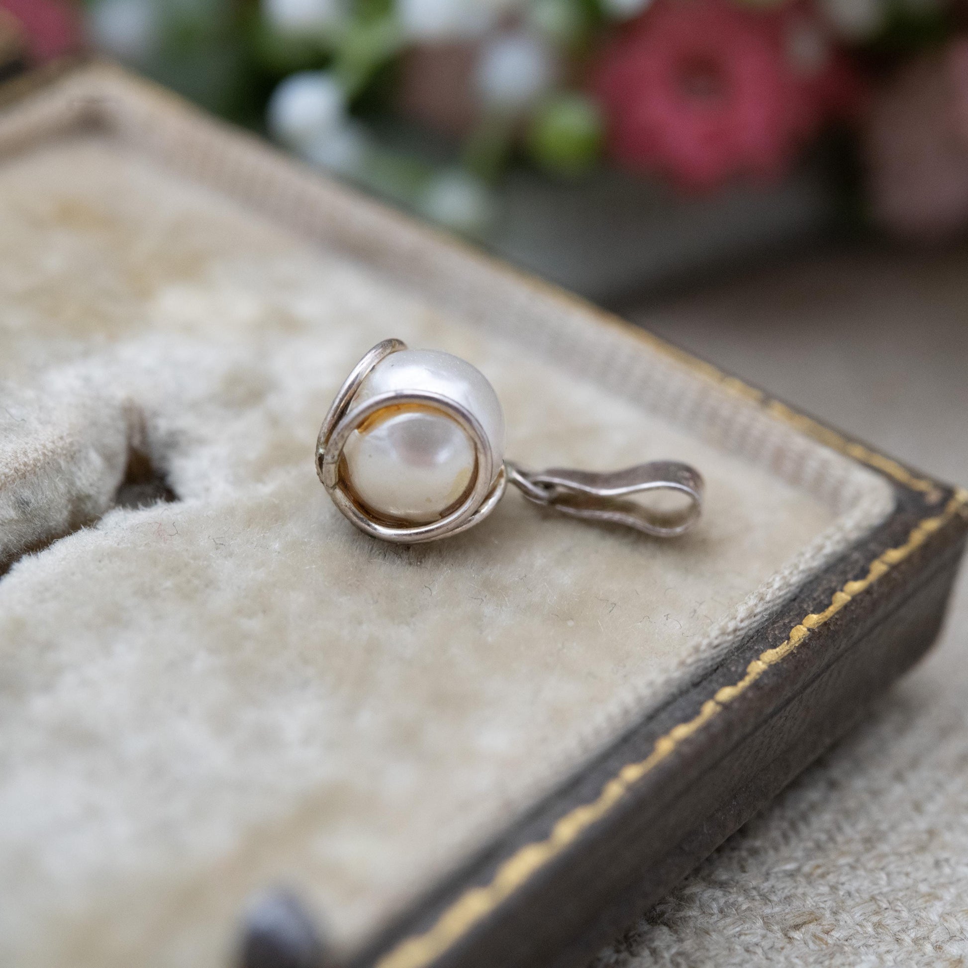 Vintage Sterling Silver Faux Pearl Minimalist Pendant - Pretty Silver Gift