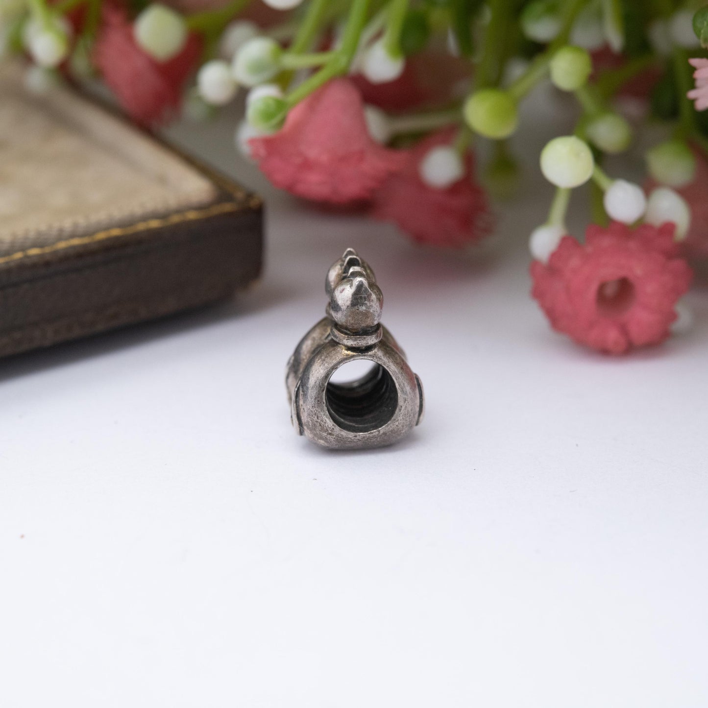 Chamilia Sterling Silver Cats Charm Pendant - Designer Gift for Charm Bracelet