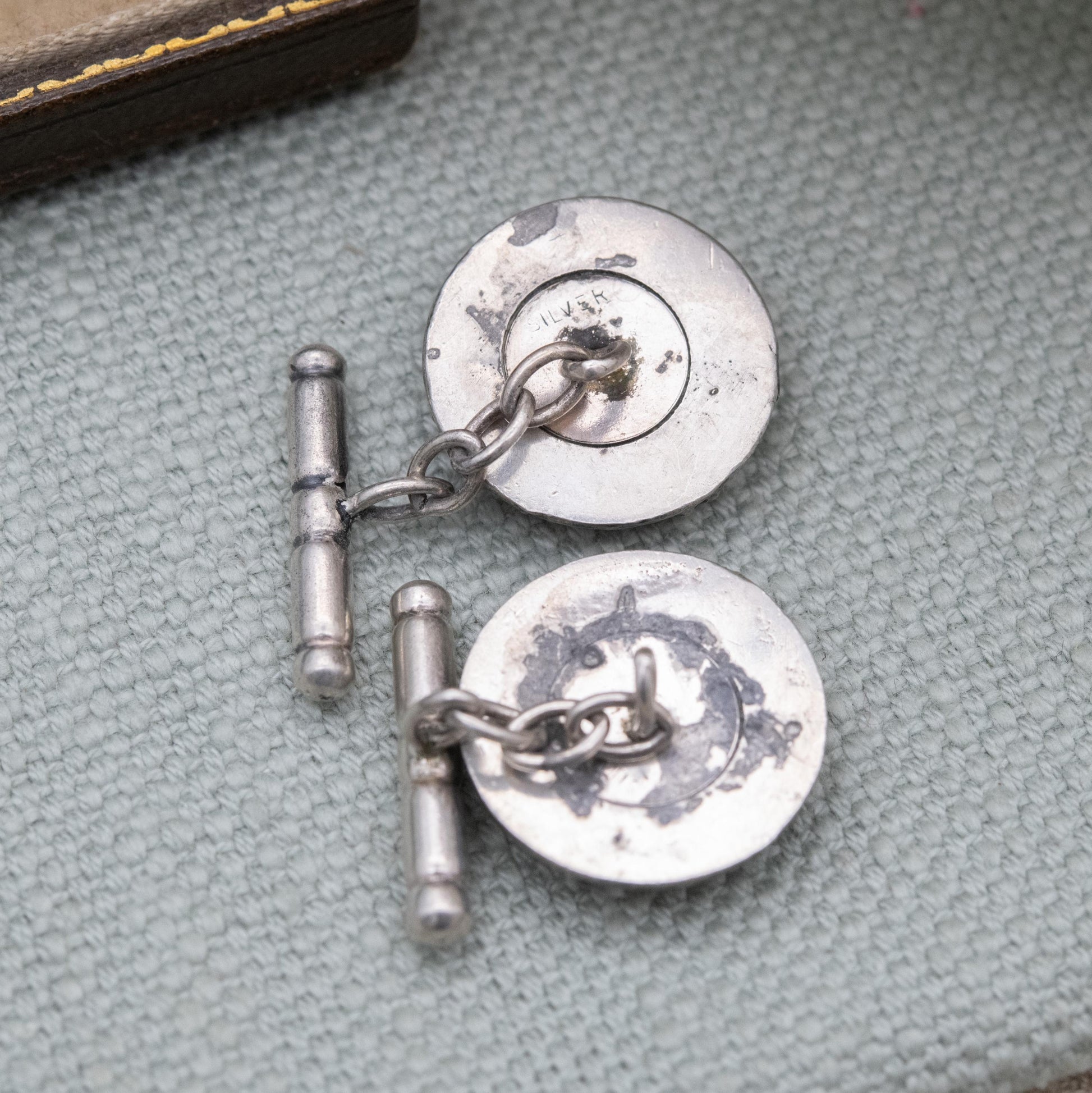 Vintage Sterling Silver Garnet and Peridot Textured Scrolling Cufflinks - Modernist Design | Gift for Him