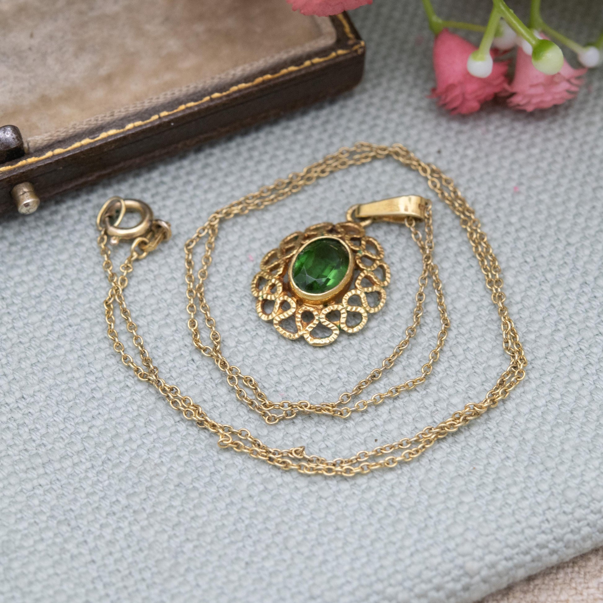 Vintage Gold Plated Green Stone Cable Link Pendant Necklace - Gift for Her