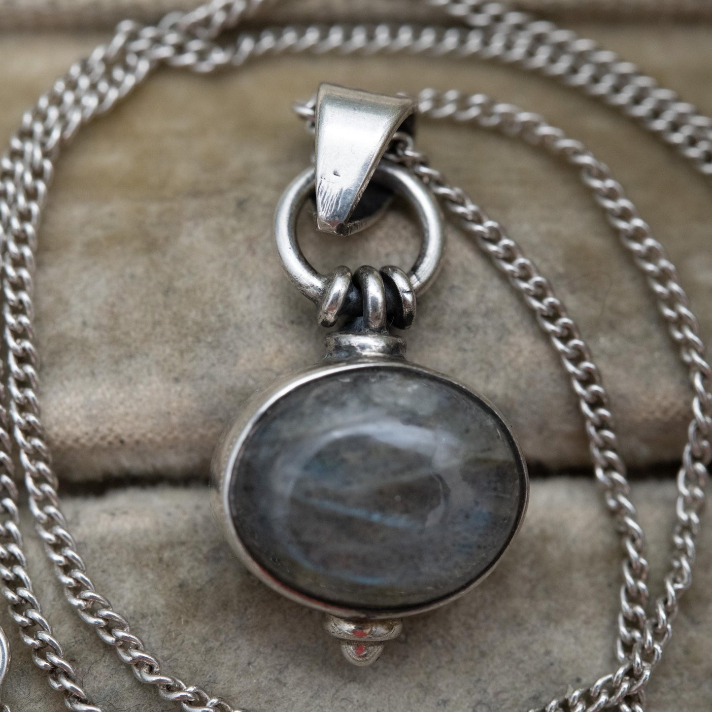 Vintage Sterling Silver Labradorite Pendant Necklace - Curb Link Chain | Gift for Her