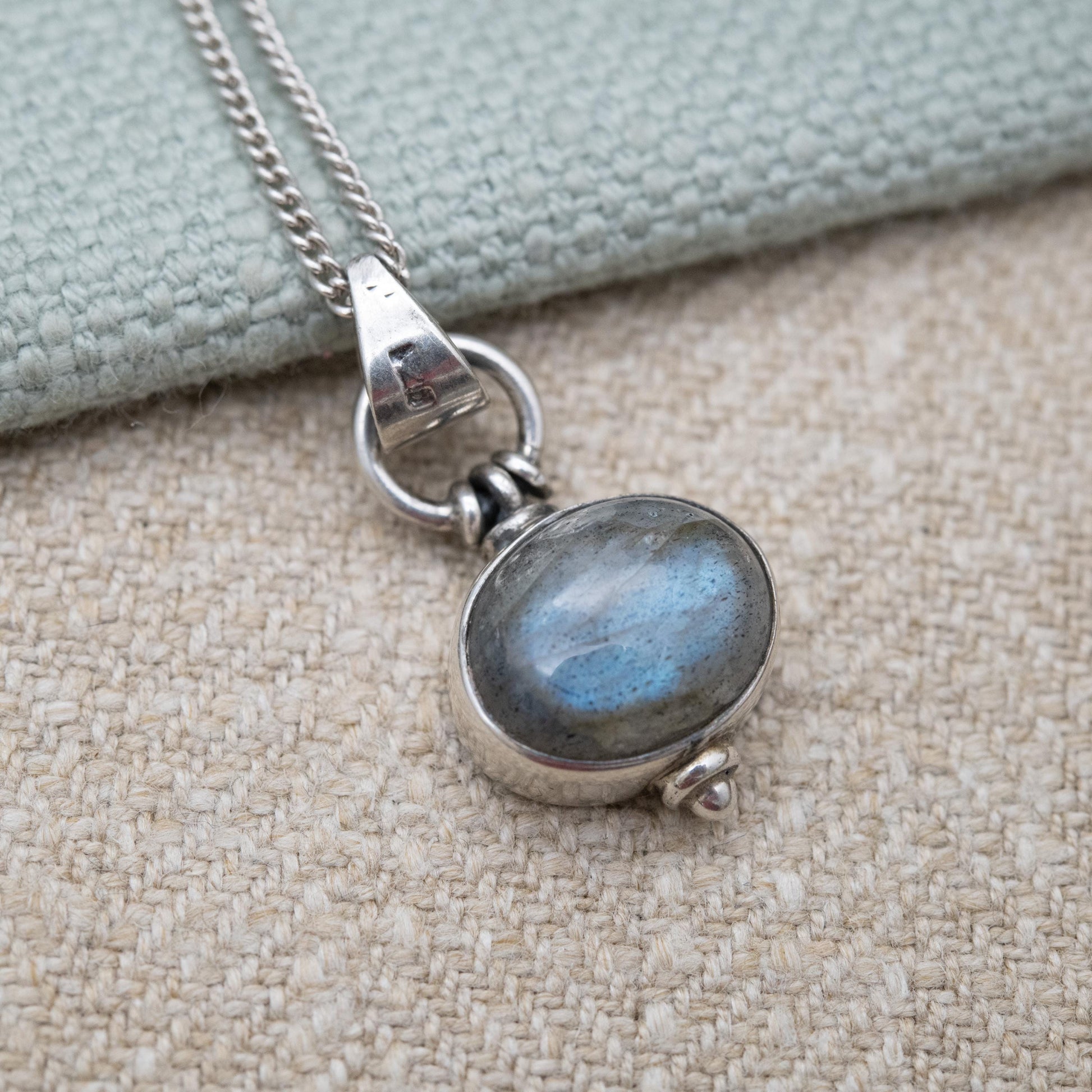 Vintage Sterling Silver Labradorite Pendant Necklace - Curb Link Chain | Gift for Her