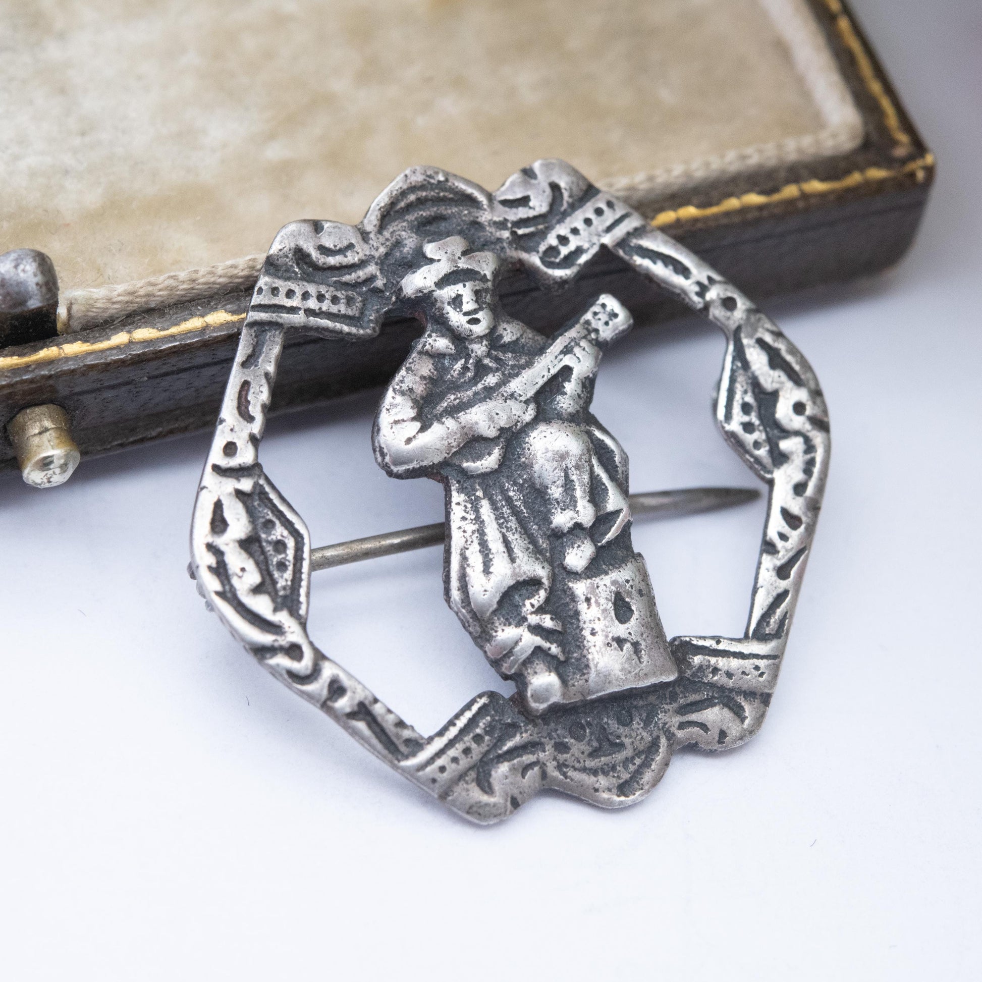 Vintage Argentinian 900 Silver Guitar Player Brooch - Argentine Silver Jewellery | South American Design