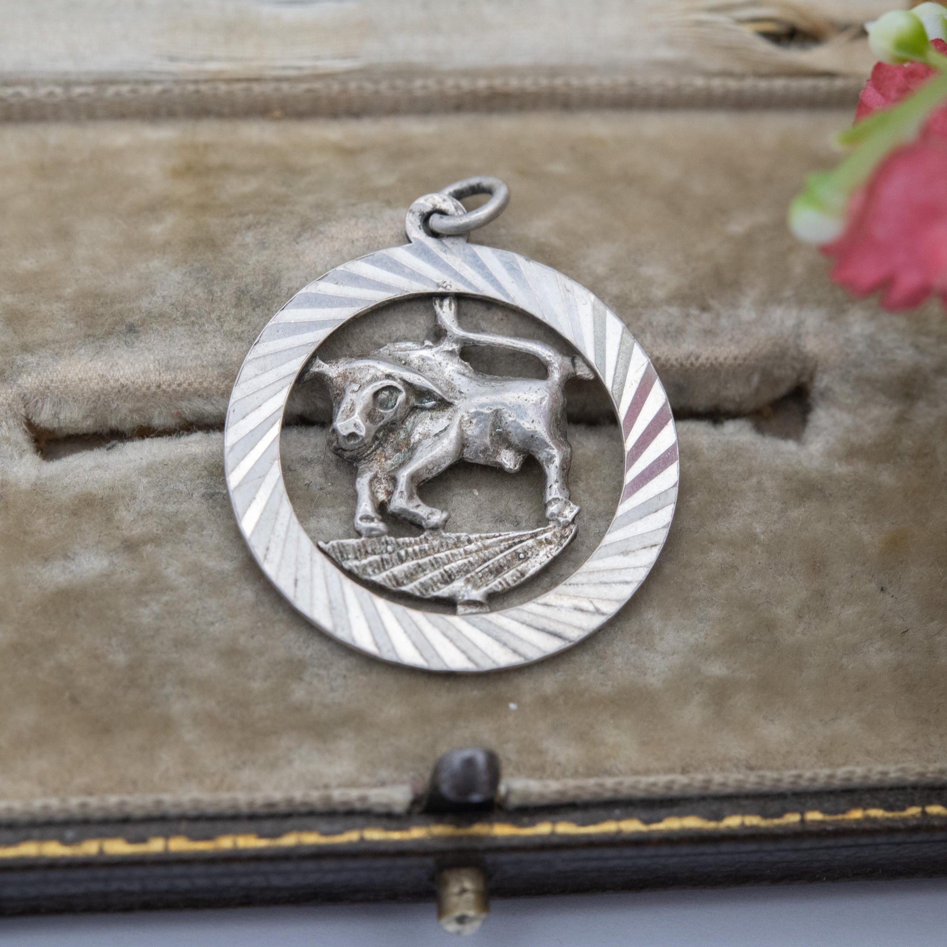 Vintage Sterling Silver Taurus Bull Charm Pendant - Astrological Zodiac Star Sign Symbol | April May Birthday Gift