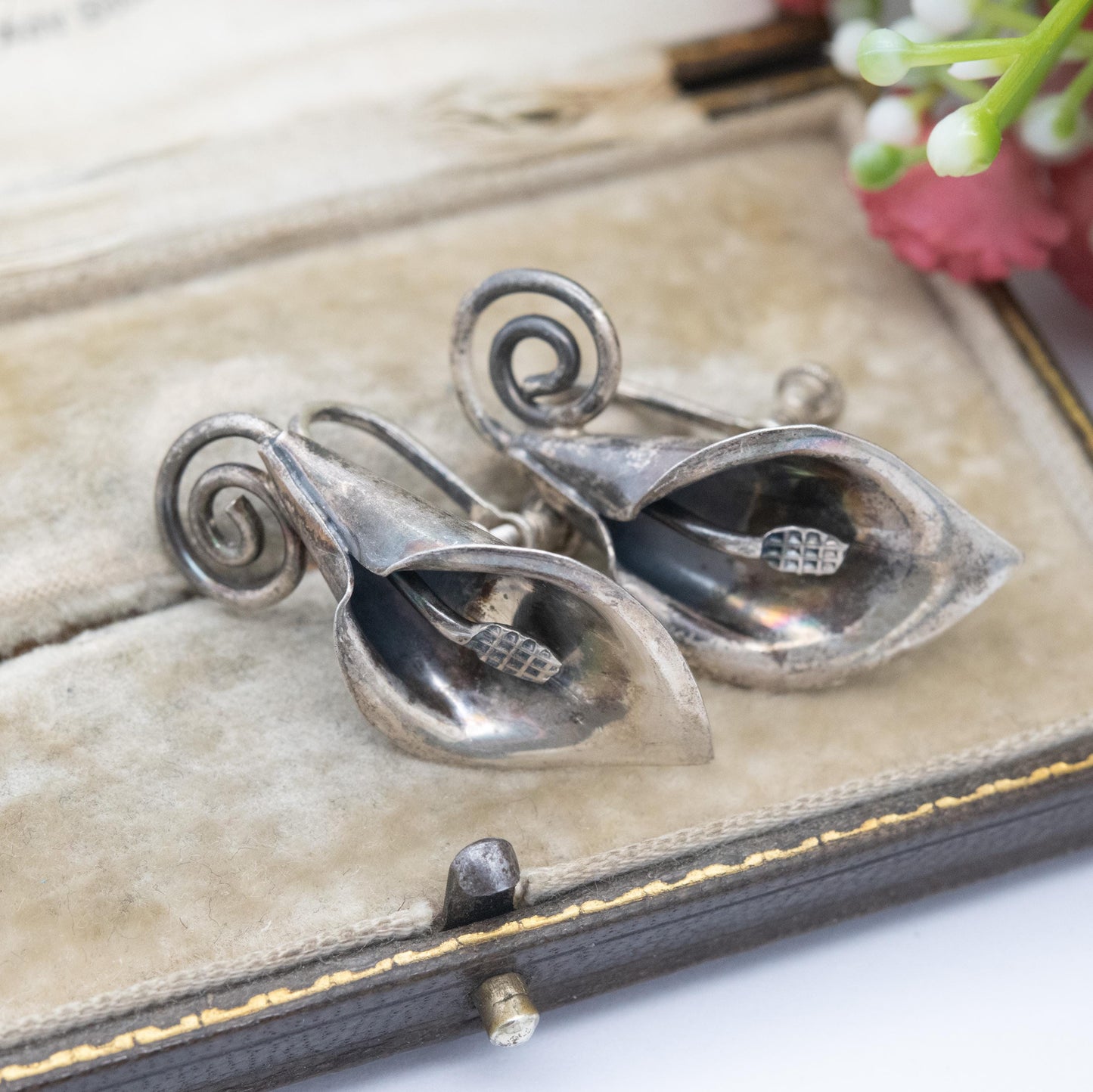 Vintage Scandi Silver Screw Back Flower Earrings - Heirig Scandinavian Peace Lily Floral Jewellery | Gift for Her