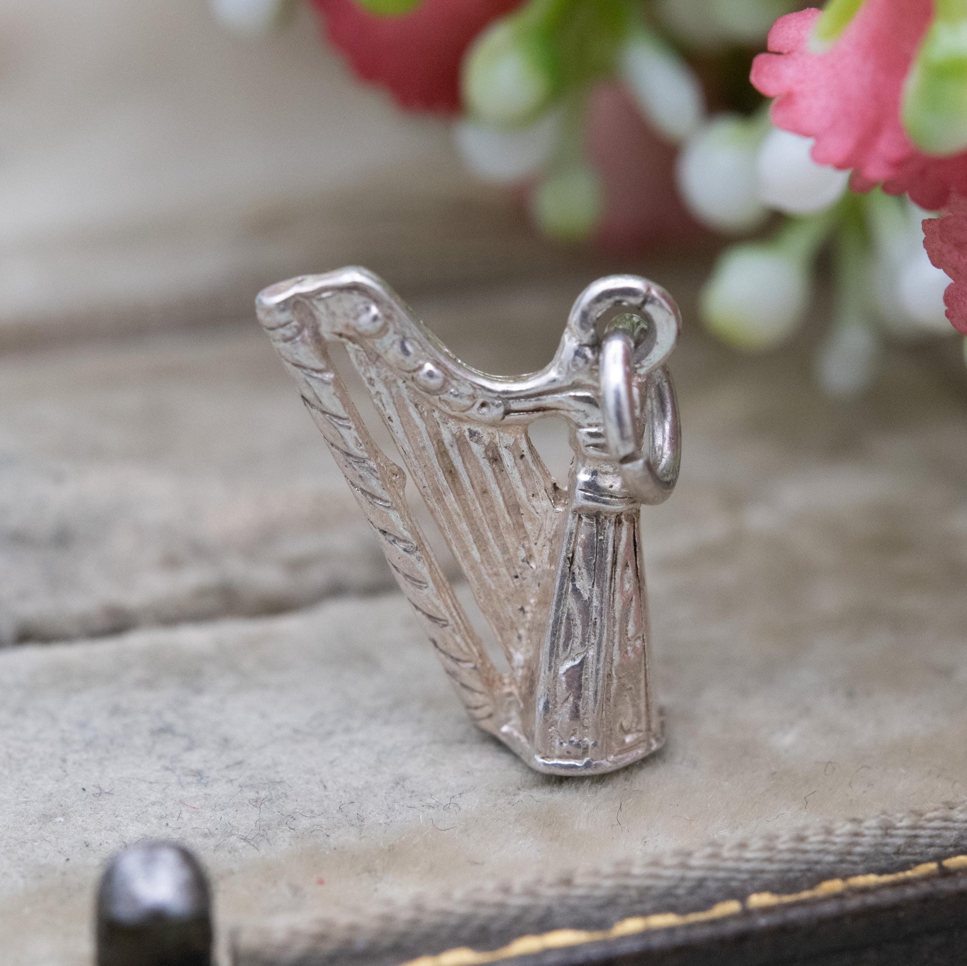 Vintage Silver Harp Charm Pendant - Classical Music Instrument | Souvenir Gift for Charm Bracelet