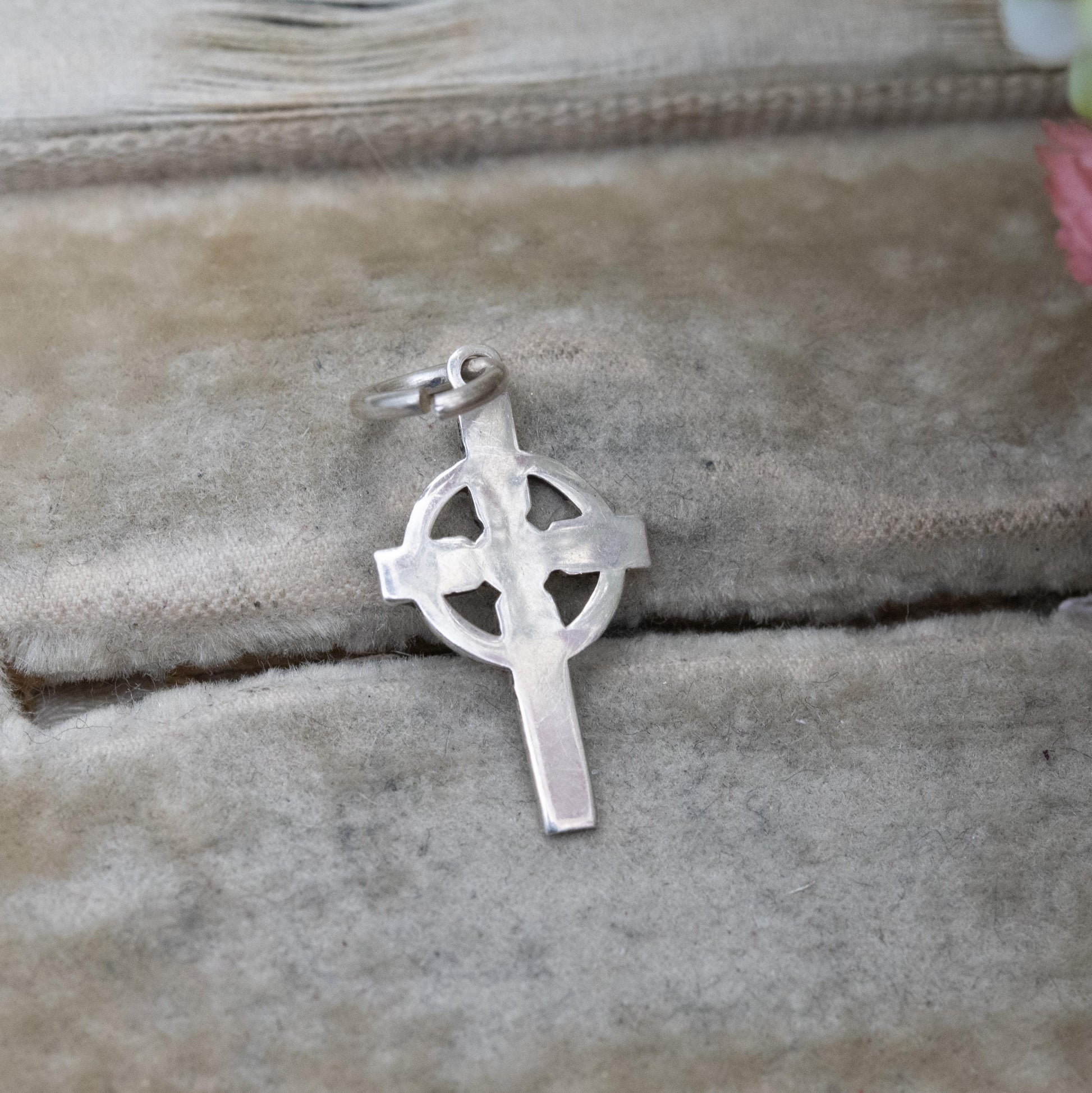 Vintage Silver Celtic Cross Pendant - Religious Jewellery Gift for Necklace