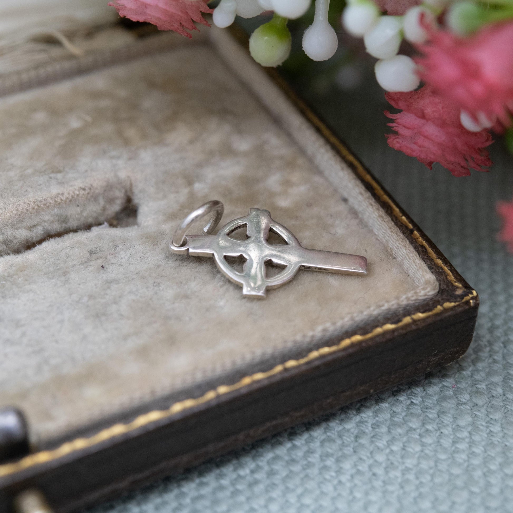 Vintage Silver Celtic Cross Pendant - Religious Jewellery Gift for Necklace