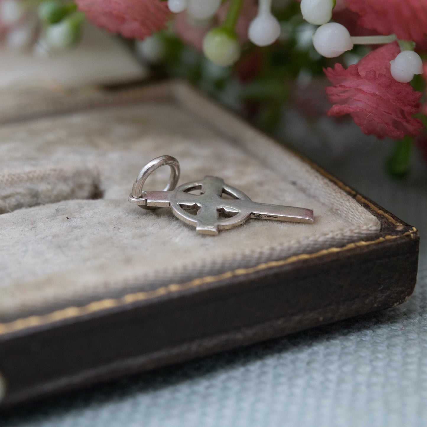 Vintage Silver Celtic Cross Pendant - Religious Jewellery Gift for Necklace