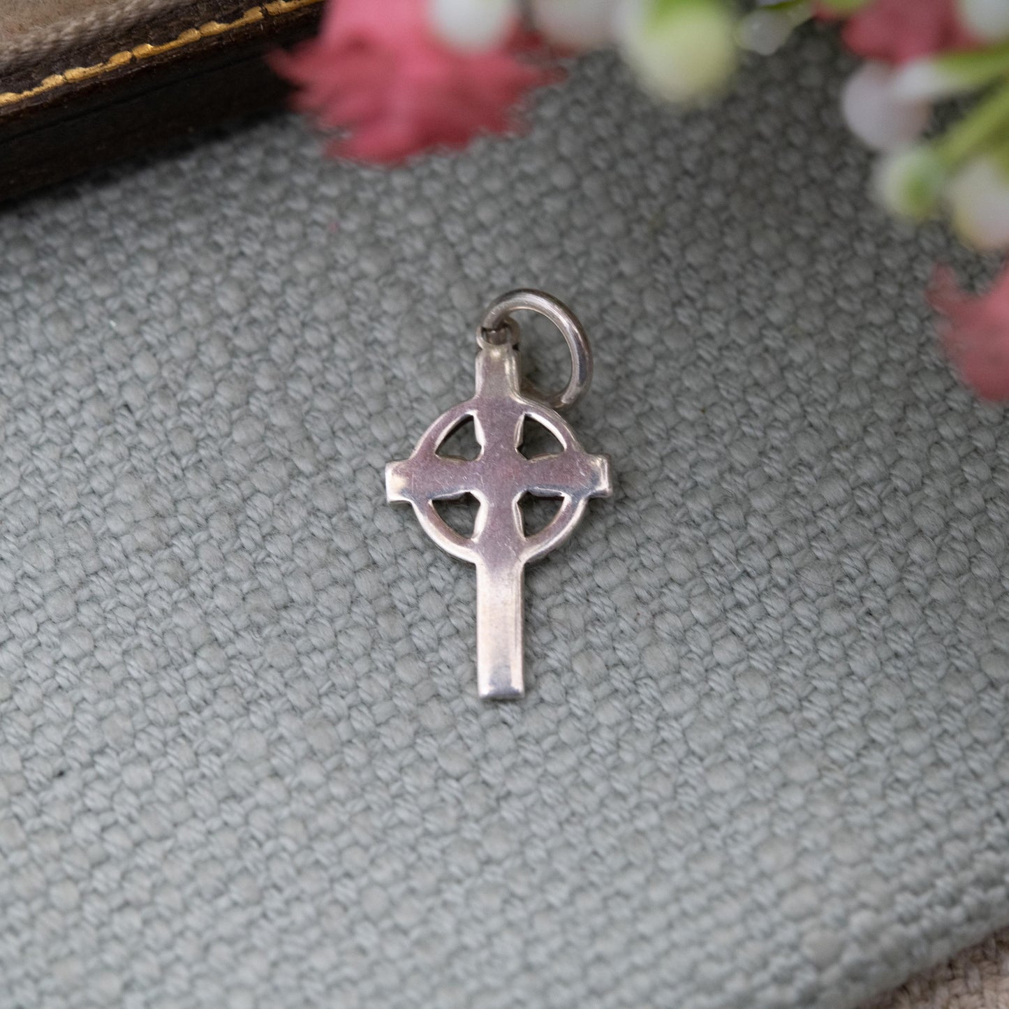 Vintage Silver Celtic Cross Pendant - Religious Jewellery Gift for Necklace