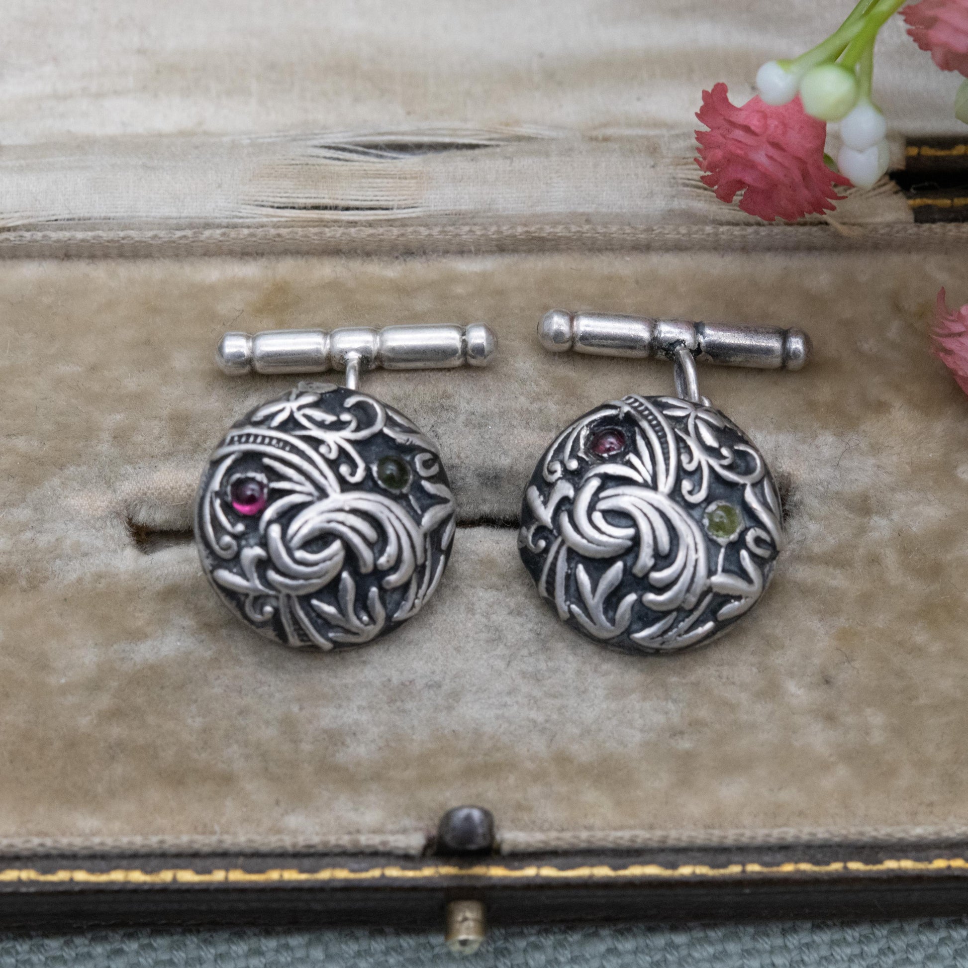Vintage Sterling Silver Garnet and Peridot Textured Scrolling Cufflinks - Modernist Design | Gift for Him