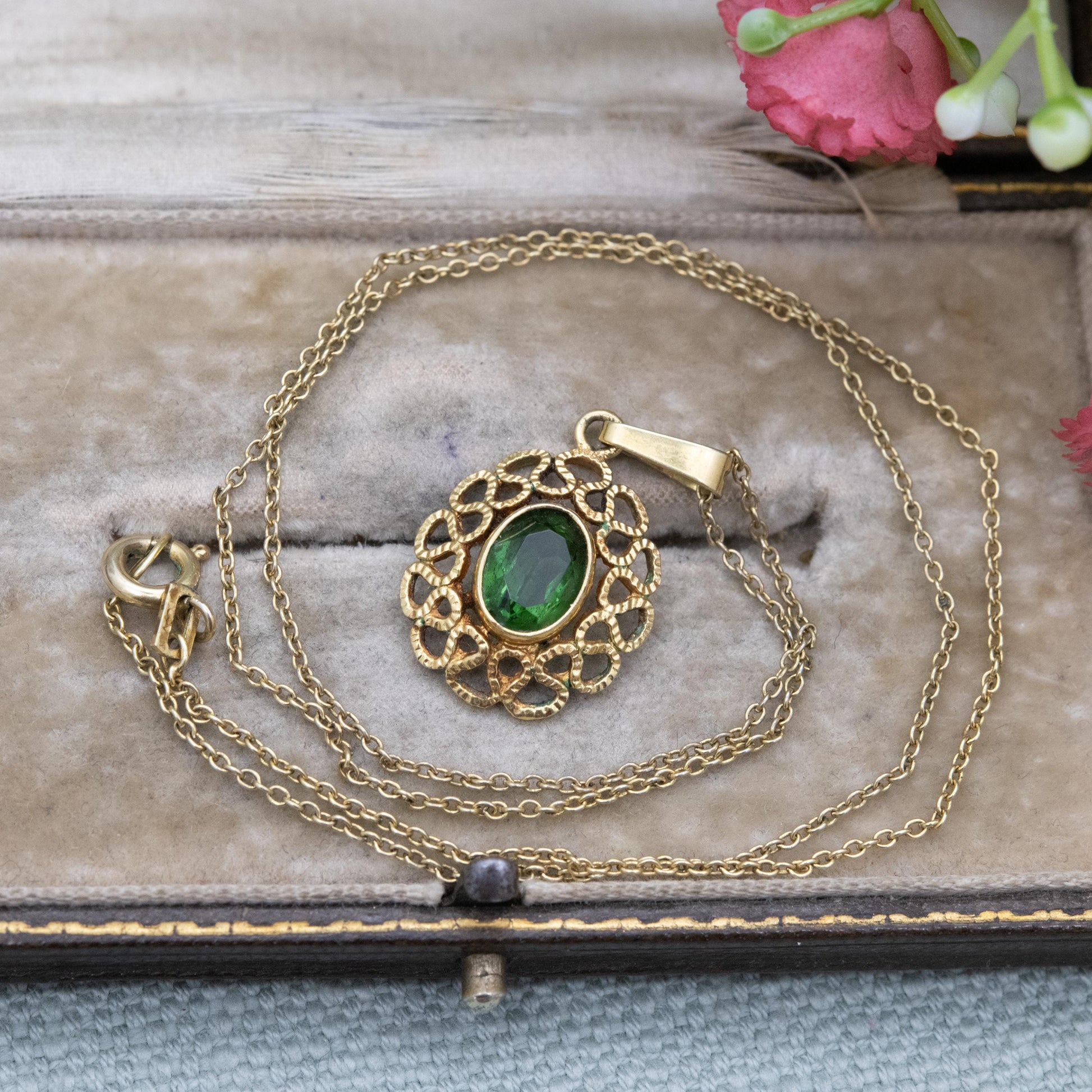 Vintage Gold Plated Green Stone Cable Link Pendant Necklace - Gift for Her