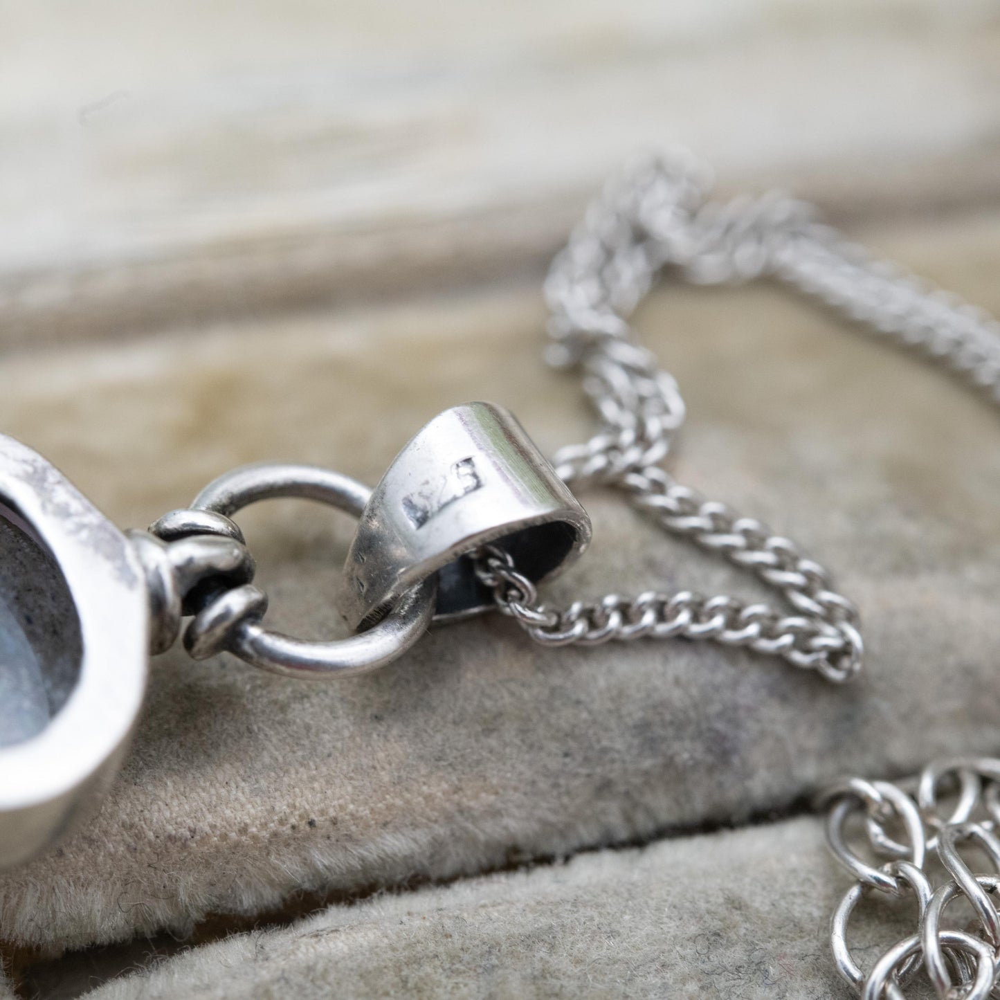 Vintage Sterling Silver Labradorite Pendant Necklace - Curb Link Chain | Gift for Her