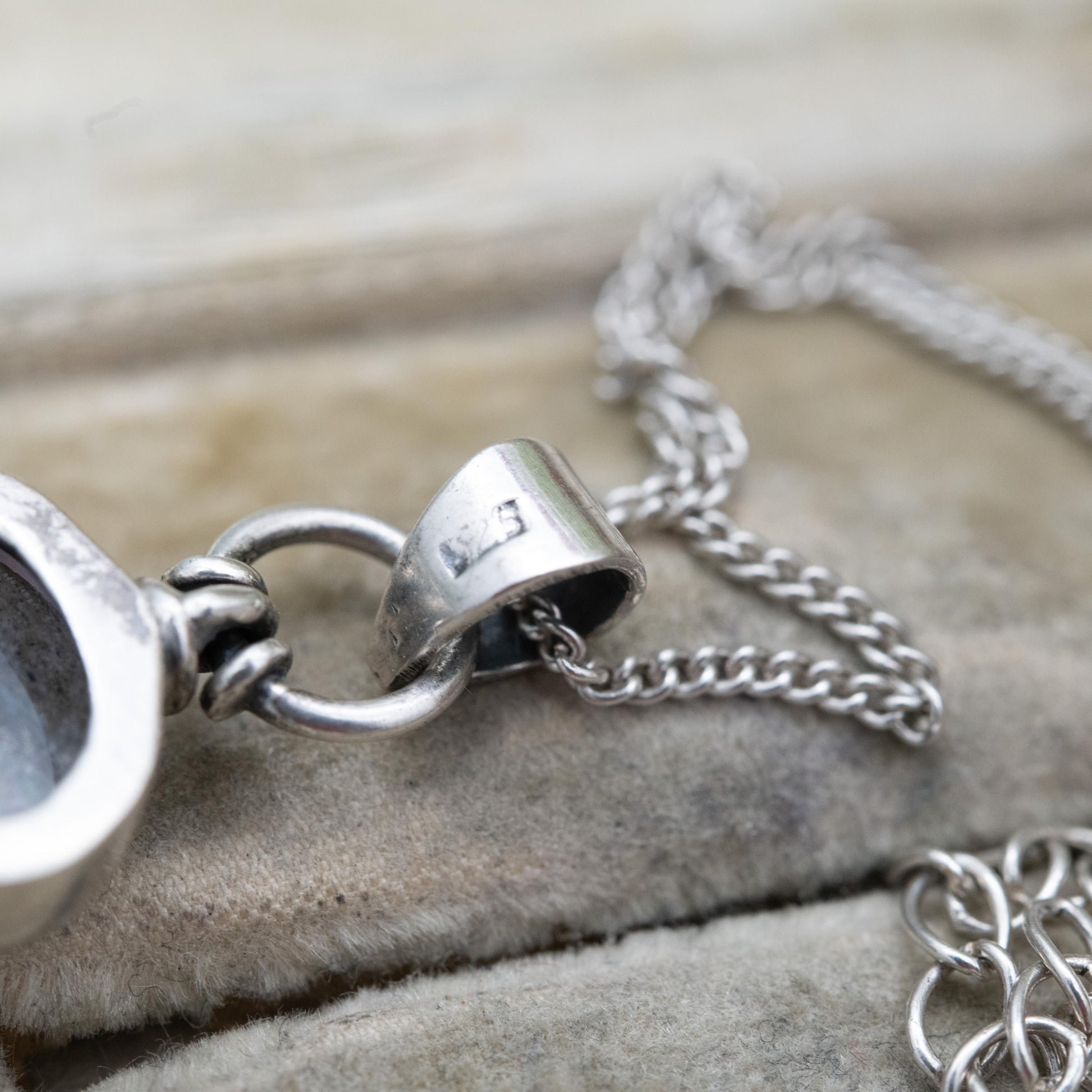 Vintage Sterling Silver Labradorite Pendant Necklace - Curb Link Chain | Gift for Her