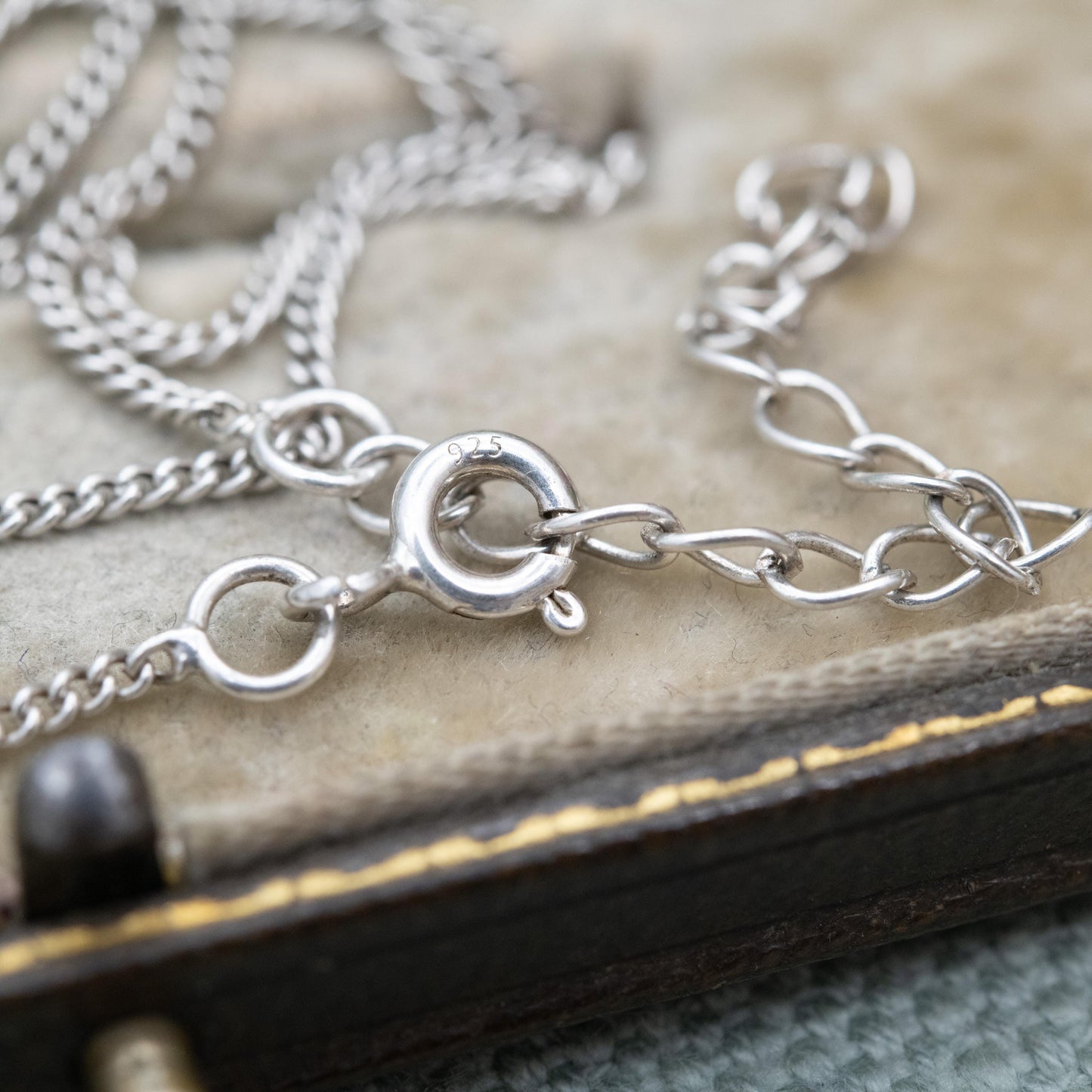 Vintage Sterling Silver Labradorite Pendant Necklace - Curb Link Chain | Gift for Her