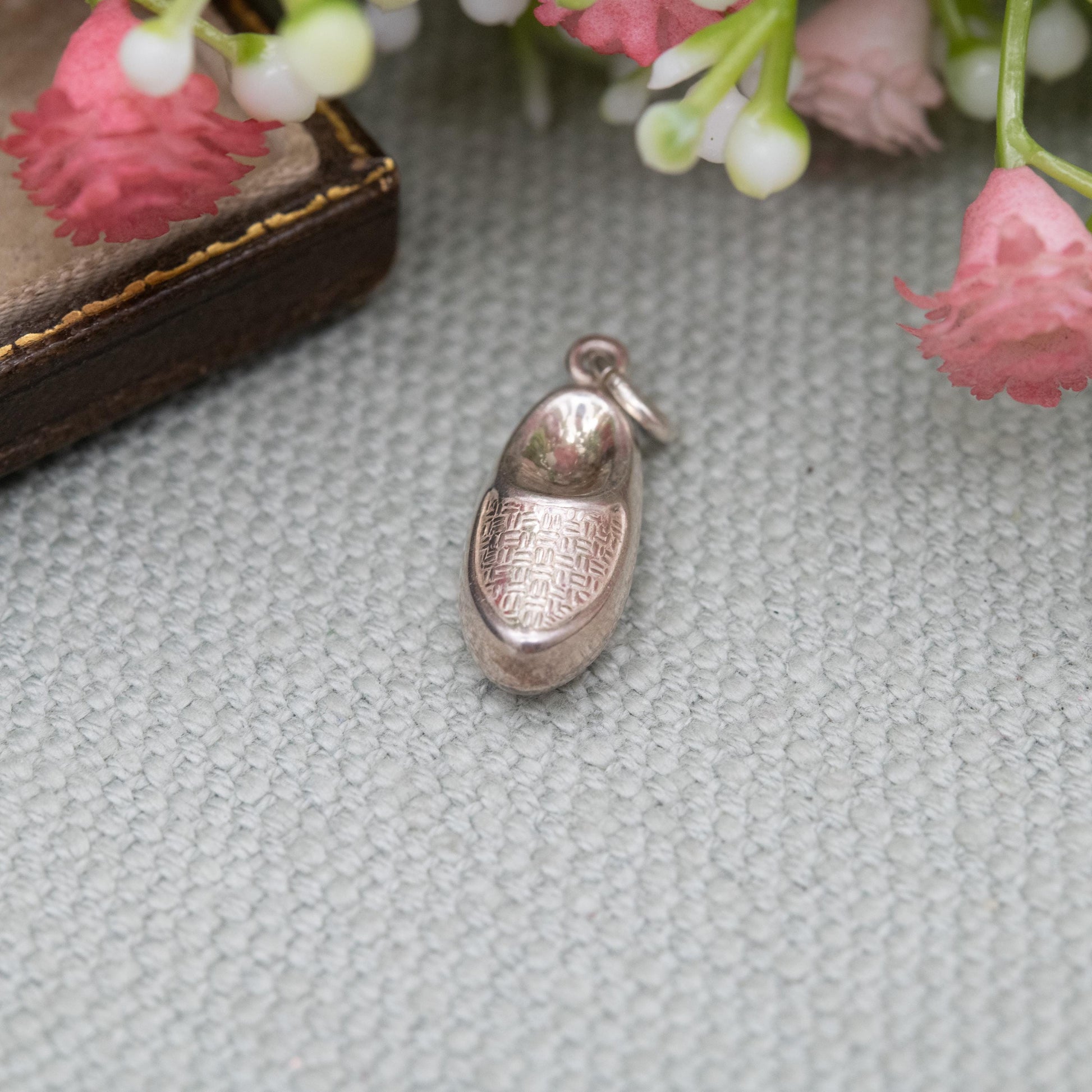 Vintage Silver Clog Charm Pendant - Netherlands Souvenir | Gift for Charm Bracelet