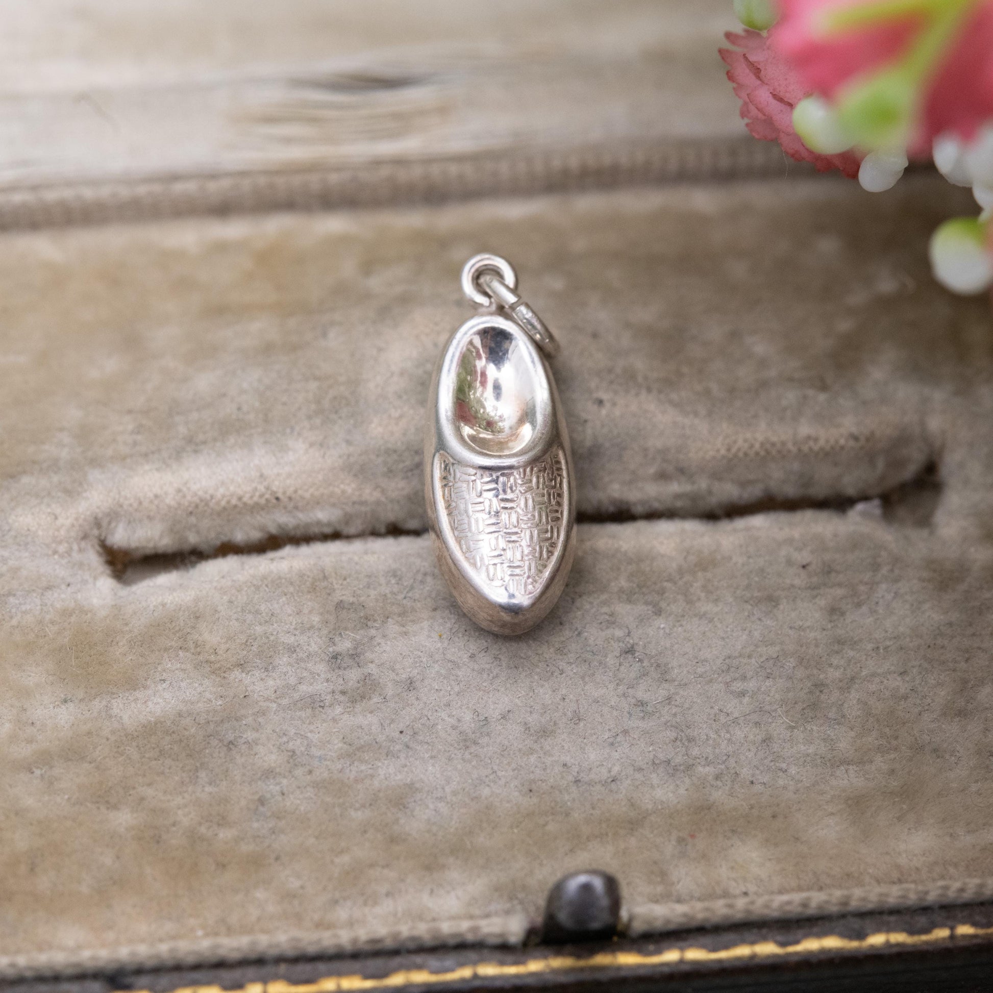 Vintage Silver Clog Charm Pendant - Netherlands Souvenir | Gift for Charm Bracelet