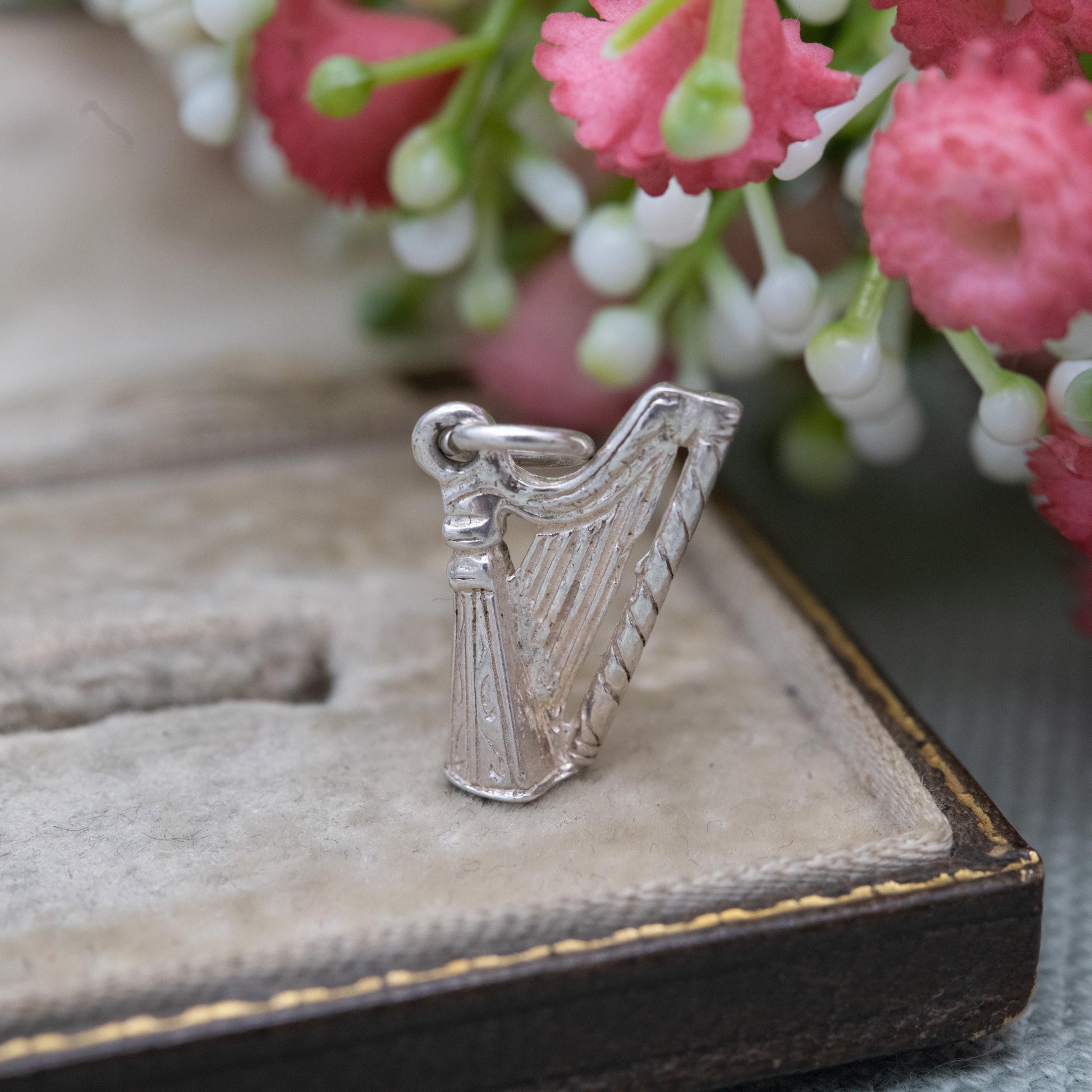 Vintage Silver Harp Charm Pendant - Classical Music Instrument | Souvenir Gift for Charm Bracelet