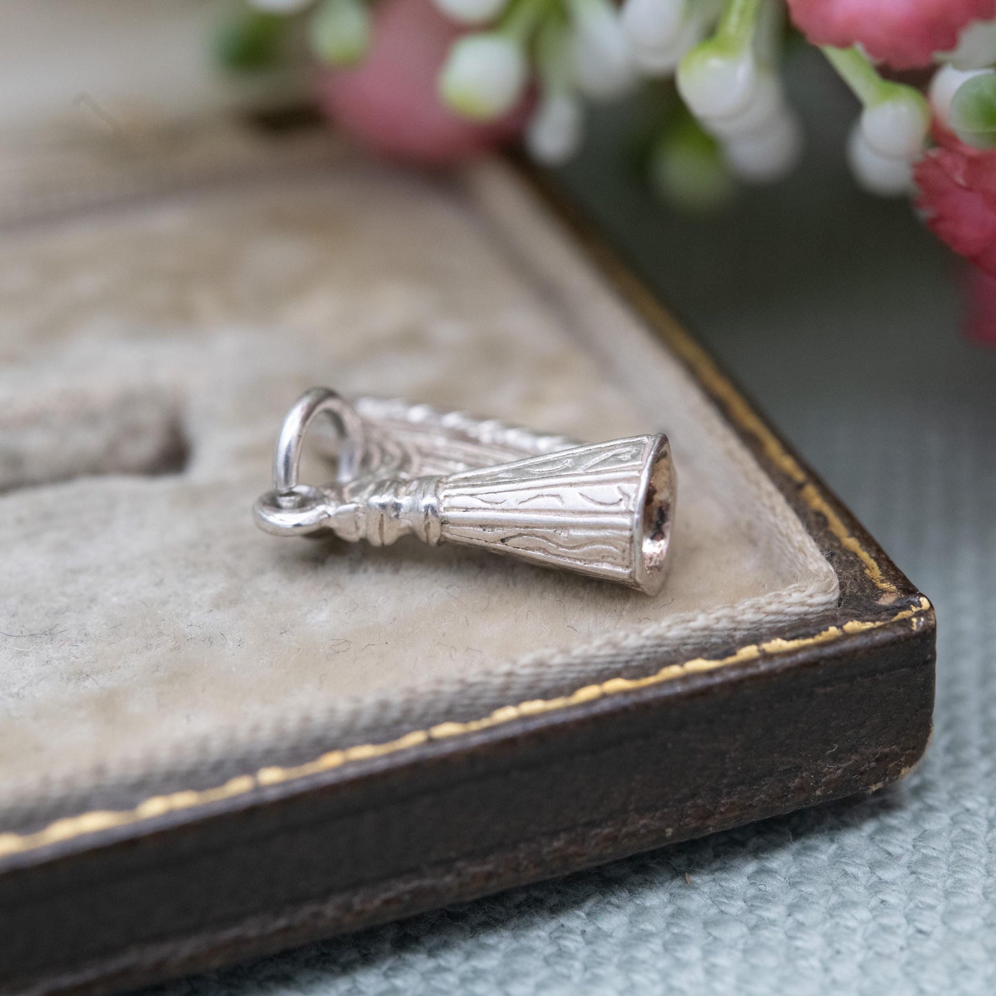 Vintage Silver Harp Charm Pendant - Classical Music Instrument | Souvenir Gift for Charm Bracelet