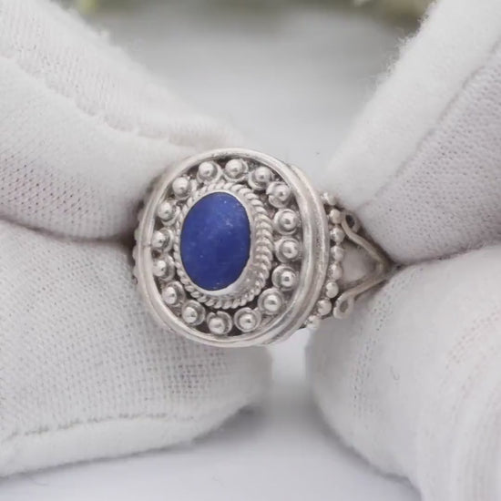 Vintage Sterling Silver Lapis Lazuli Ring