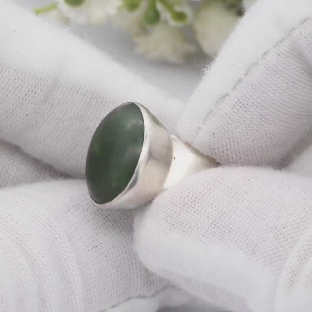 Vintage Sterling Silver Nephrite Jade Ring